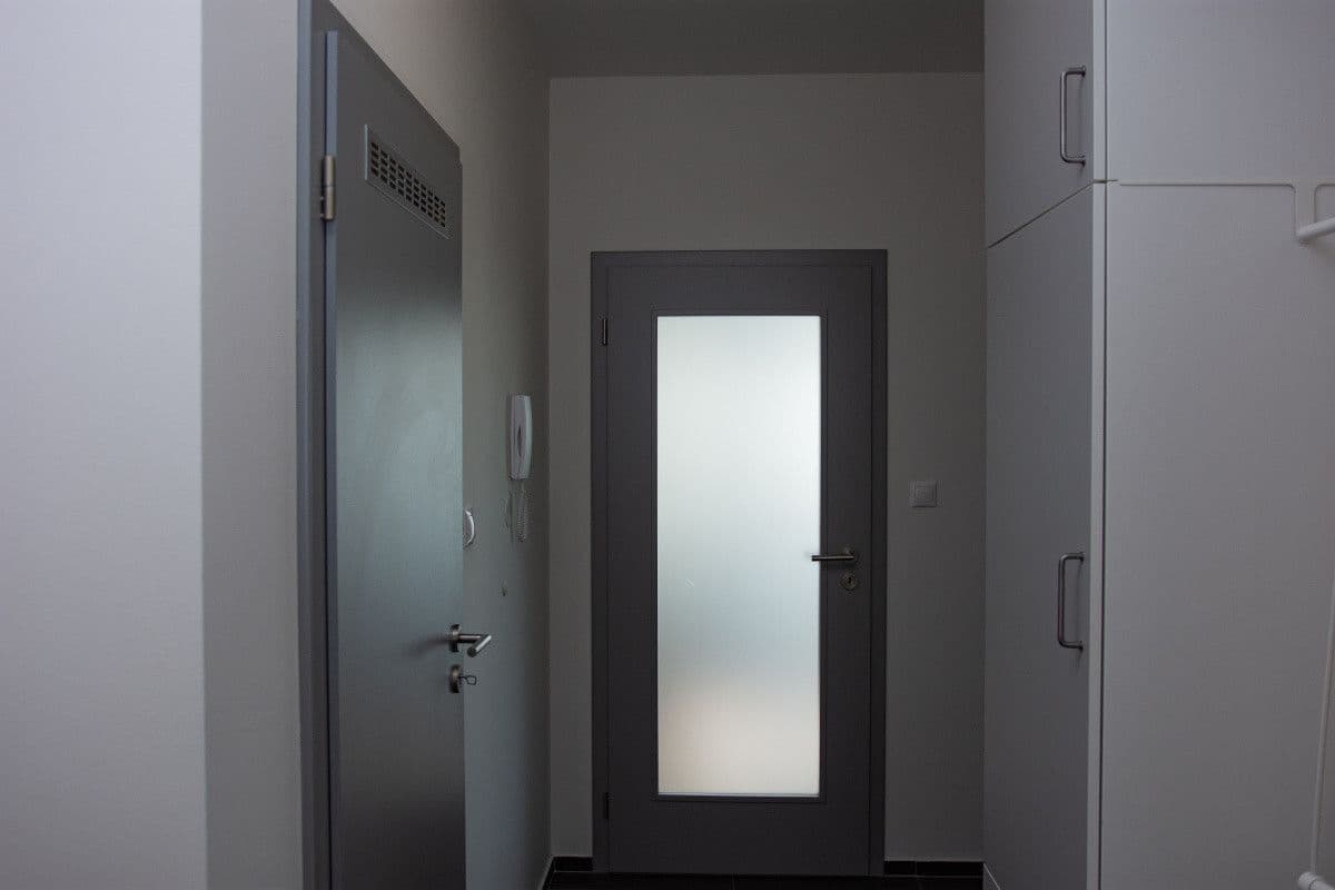 Pronájem bytu 39 m², Pod Stolovou Horou, Praha, Praha Pronájem bytu 39 m², Pod Stolovou Horou, Praha, Praha