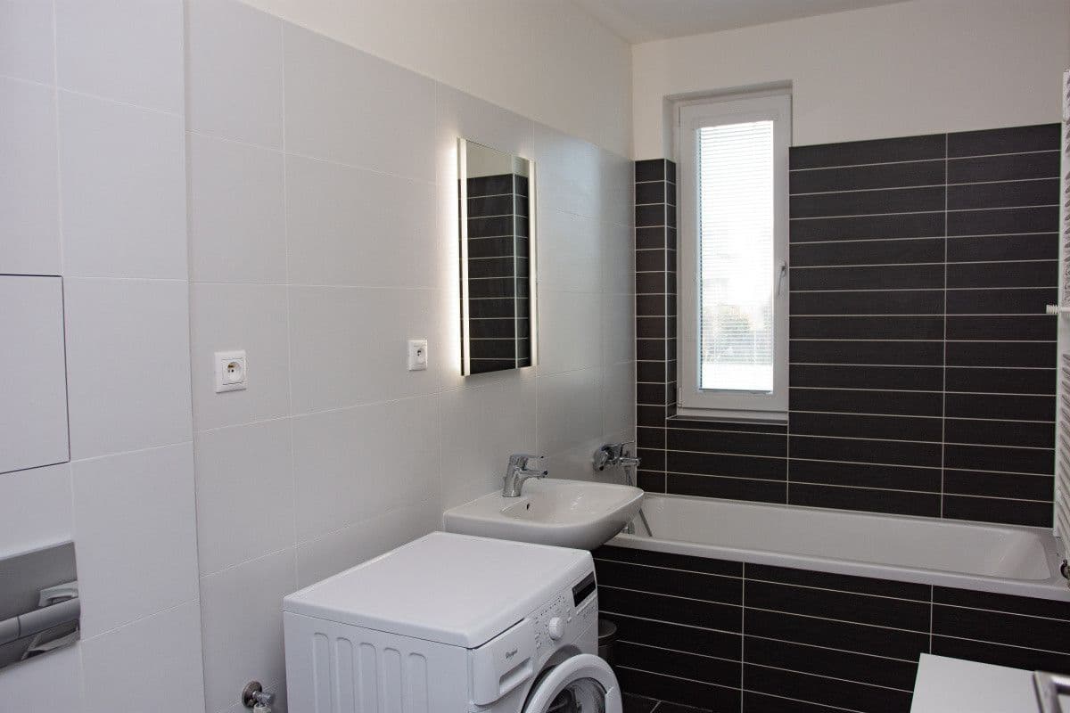 Pronájem bytu 39 m², Pod Stolovou Horou, Praha, Praha Pronájem bytu 39 m², Pod Stolovou Horou, Praha, Praha
