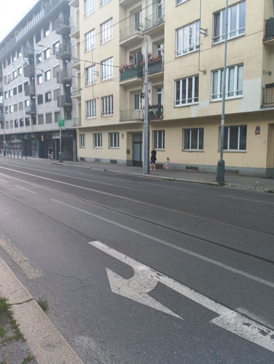 Pronájem bytu 1+kk 20 m², Dělnická, Praha, Praha Pronájem bytu 1+kk 20 m², Dělnická, Praha, Praha
