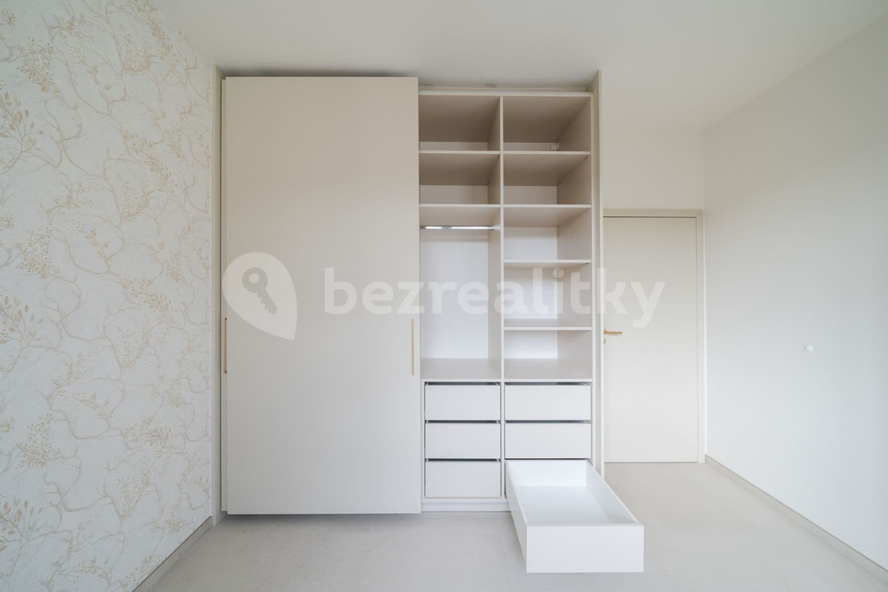 Pronájem bytu 3+kk 72 m², Kolínská, Praha, Praha Pronájem bytu 3+kk 72 m², Kolínská, Praha, Praha
