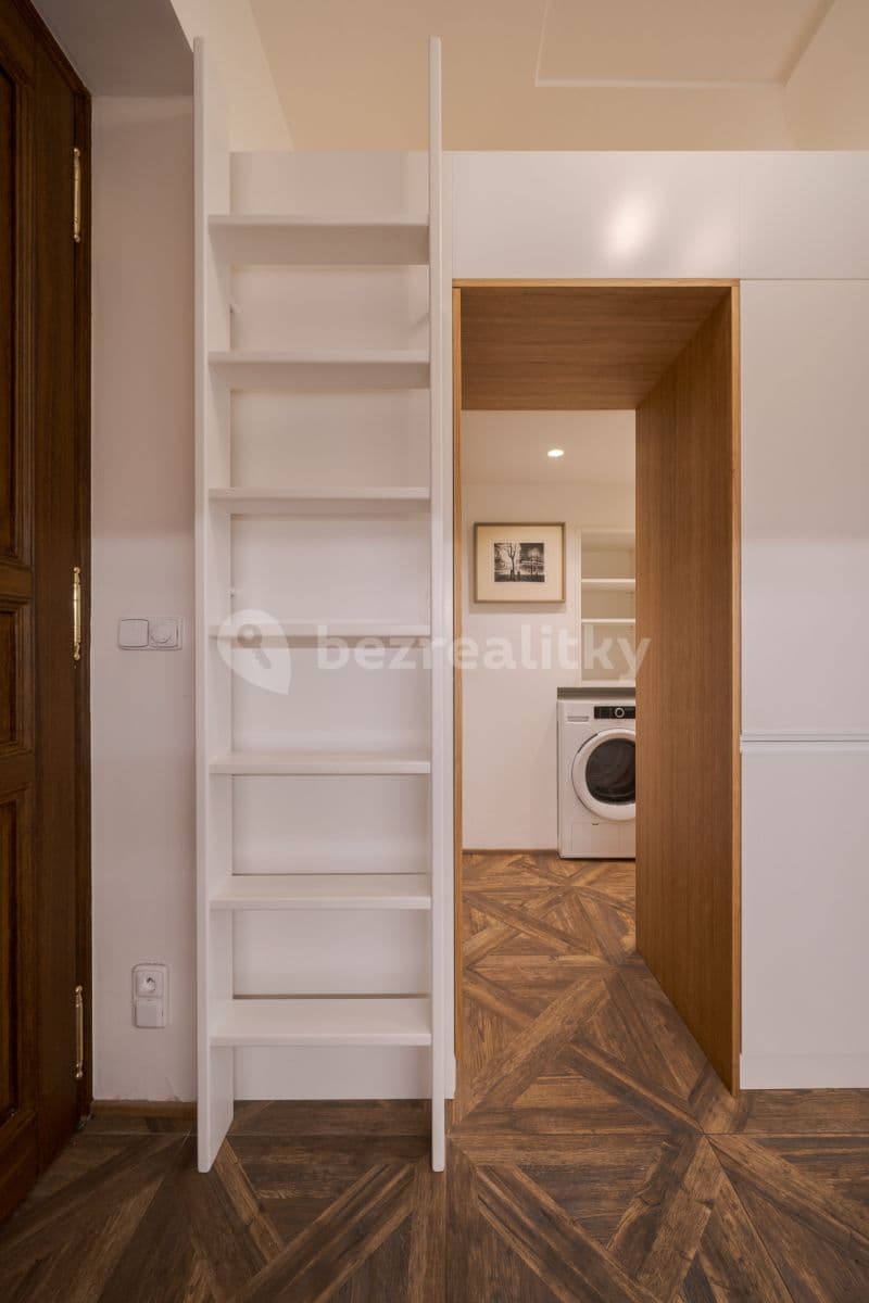 Pronájem bytu 1+kk 29 m², Vítězná, Praha, Praha Pronájem bytu 1+kk 29 m², Vítězná, Praha, Praha