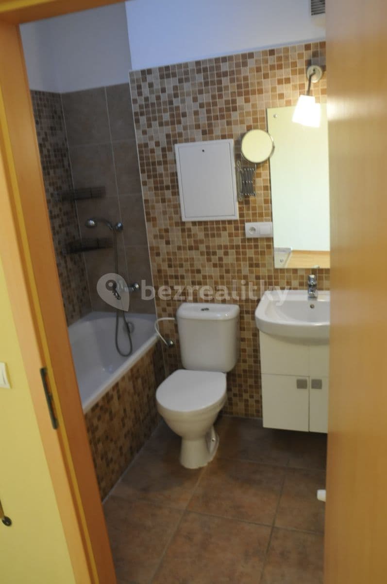 Pronájem bytu 3+kk 100 m², Družební, Nové Město nad Metují, Královéhradecký kraj Pronájem bytu 3+kk 100 m², Družební, Nové Město nad Metují, Královéhradecký kraj