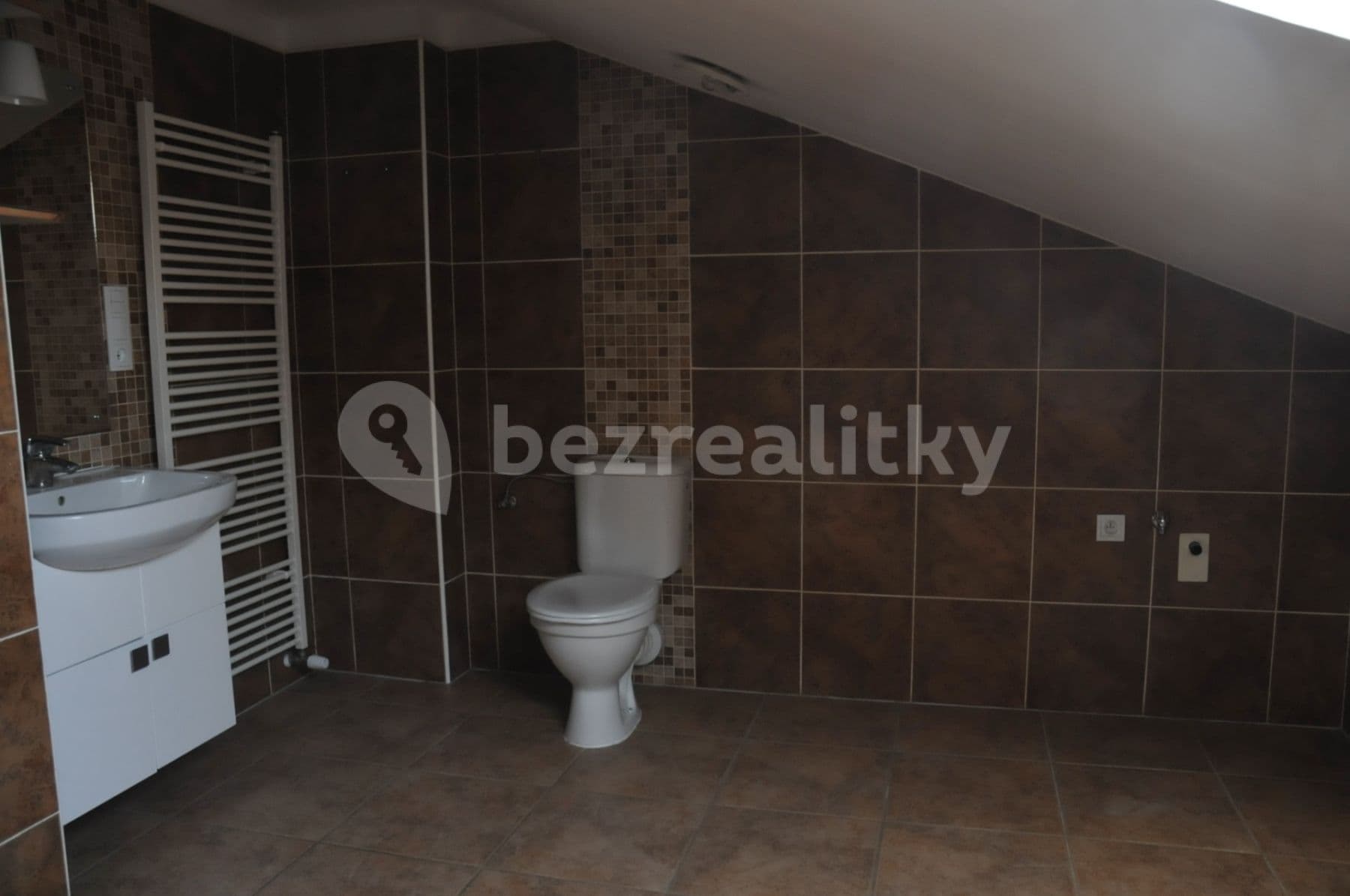 Pronájem bytu 3+kk 100 m², Družební, Nové Město nad Metují, Královéhradecký kraj Pronájem bytu 3+kk 100 m², Družební, Nové Město nad Metují, Královéhradecký kraj