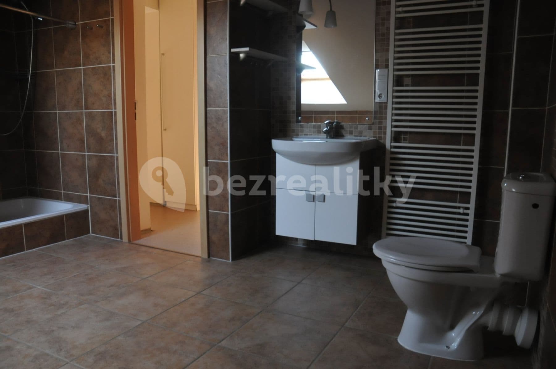 Pronájem bytu 3+kk 100 m², Družební, Nové Město nad Metují, Královéhradecký kraj Pronájem bytu 3+kk 100 m², Družební, Nové Město nad Metují, Královéhradecký kraj