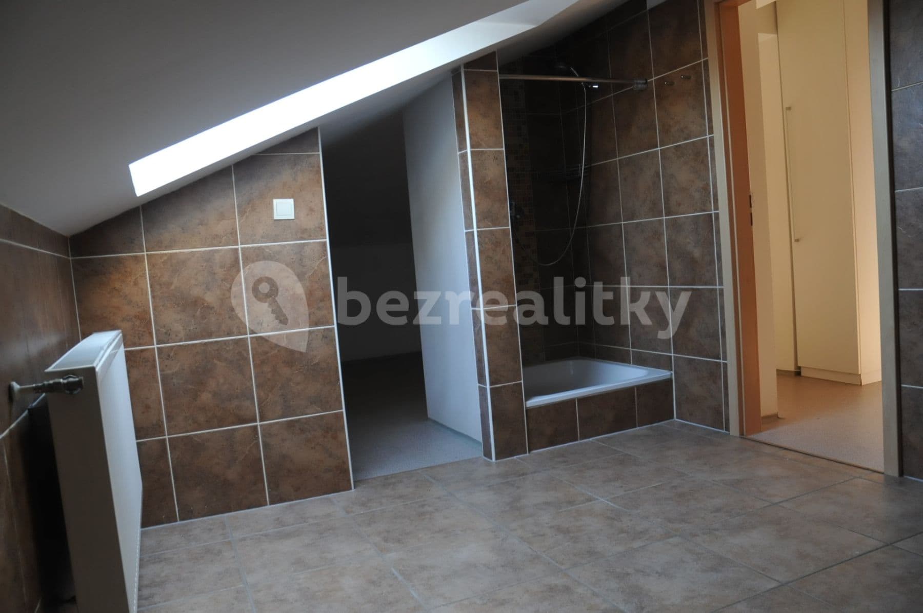 Pronájem bytu 3+kk 100 m², Družební, Nové Město nad Metují, Královéhradecký kraj Pronájem bytu 3+kk 100 m², Družební, Nové Město nad Metují, Královéhradecký kraj