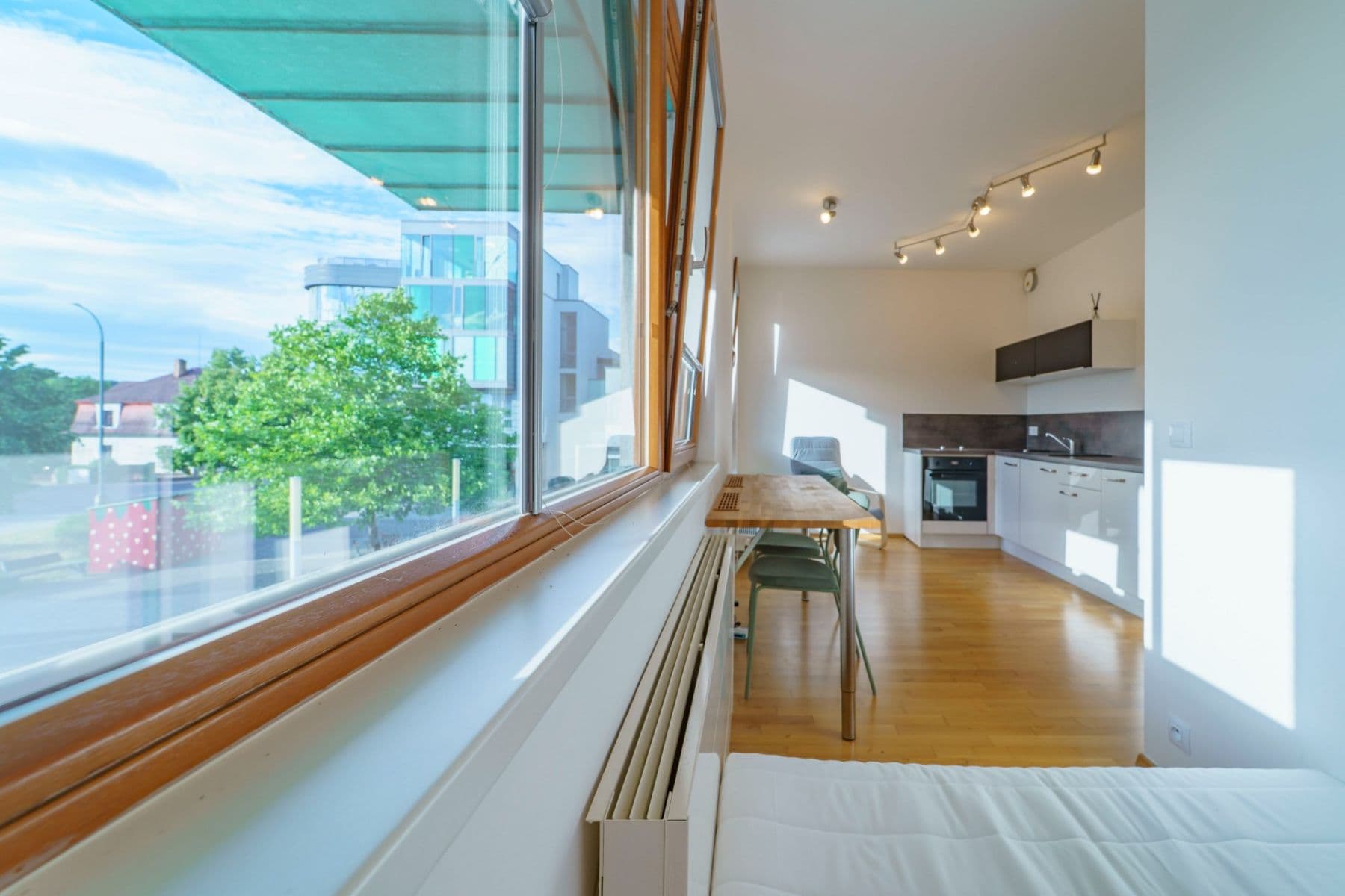 Pronájem bytu 1+kk 23 m², Mokropeská, Černošice, Středočeský kraj Pronájem bytu 1+kk 23 m², Mokropeská, Černošice, Středočeský kraj