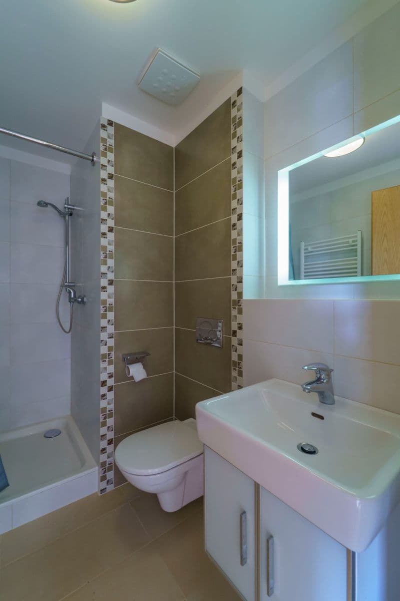 Pronájem bytu 1+kk 23 m², Mokropeská, Černošice, Středočeský kraj Pronájem bytu 1+kk 23 m², Mokropeská, Černošice, Středočeský kraj