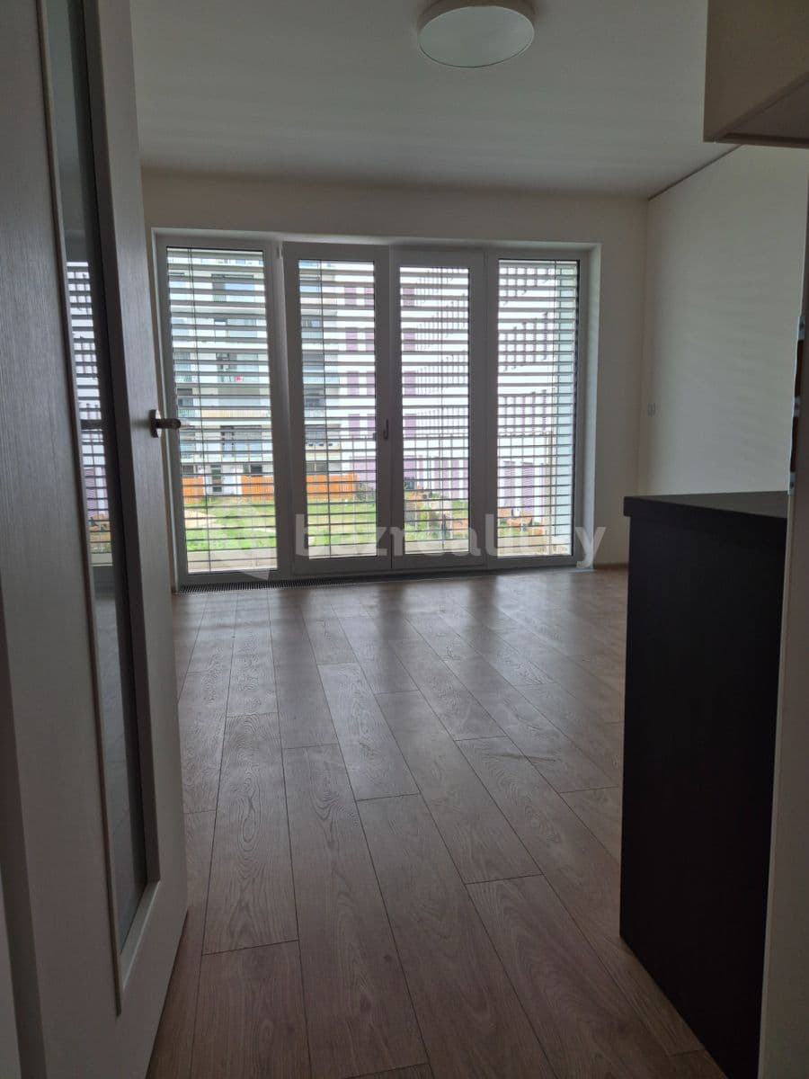 Pronájem bytu 1+kk 27 m², Fuchsova, Brno, Jihomoravský kraj Pronájem bytu 1+kk 27 m², Fuchsova, Brno, Jihomoravský kraj