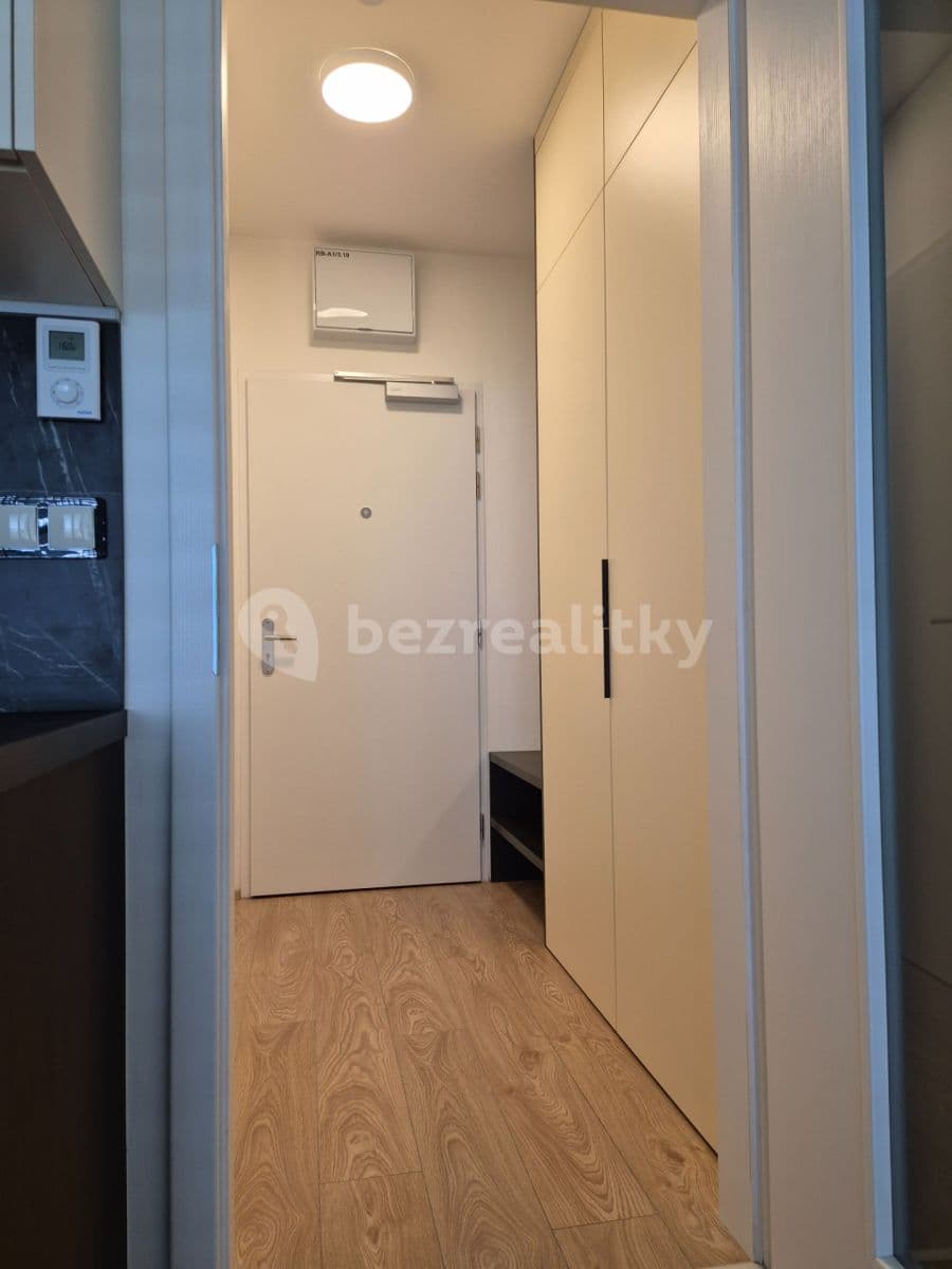 Pronájem bytu 1+kk 27 m², Fuchsova, Brno, Jihomoravský kraj Pronájem bytu 1+kk 27 m², Fuchsova, Brno, Jihomoravský kraj