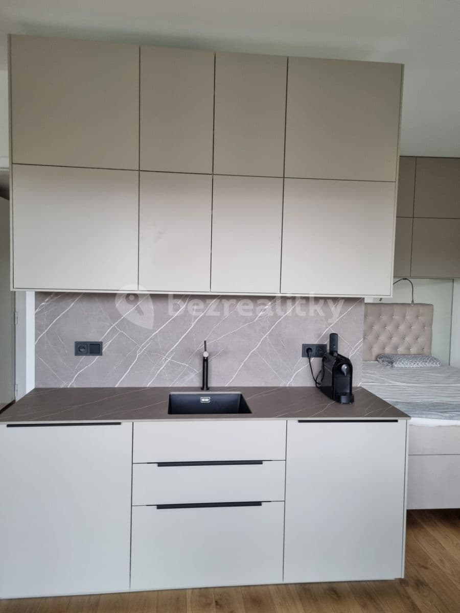 Pronájem bytu 1+kk 37 m², Vítězné náměstí, Praha, Praha Pronájem bytu 1+kk 37 m², Vítězné náměstí, Praha, Praha