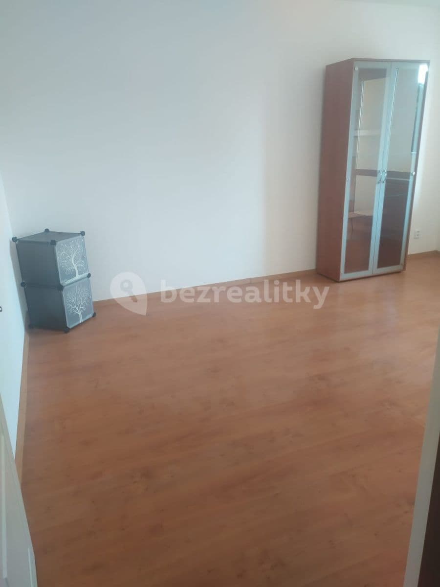 Pronájem bytu 2+1 60 m², Milovice, Středočeský kraj Pronájem bytu 2+1 60 m², Milovice, Středočeský kraj