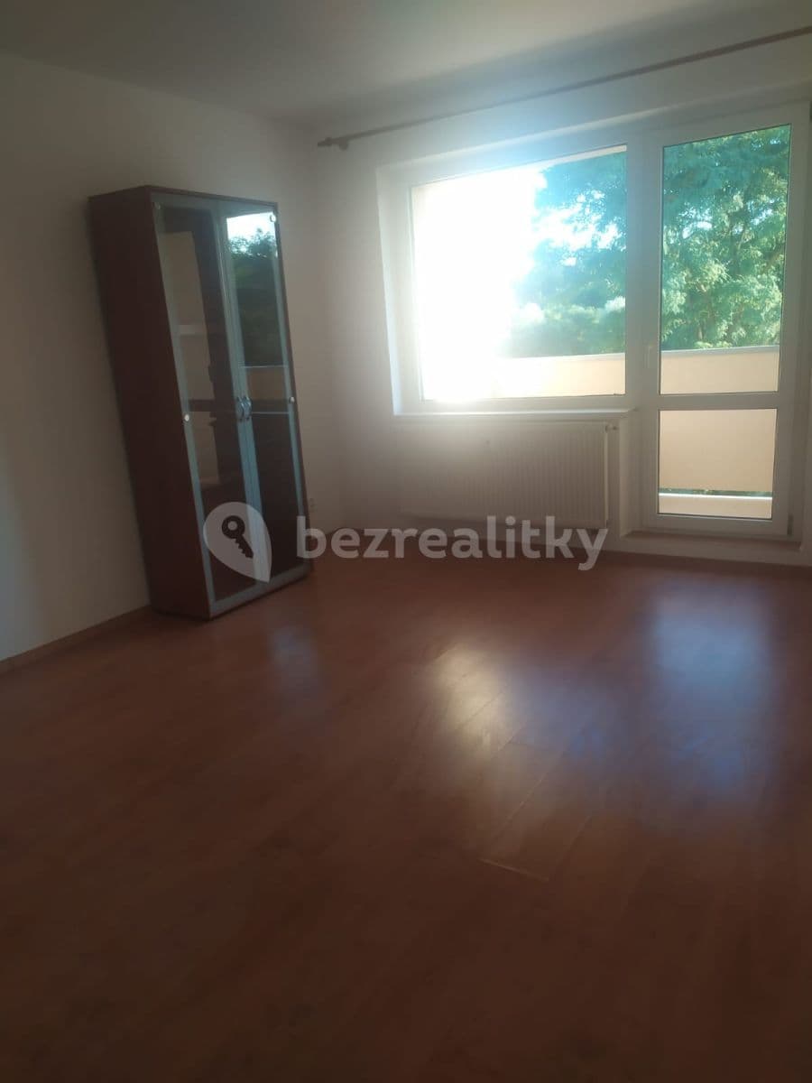 Pronájem bytu 2+1 60 m², Milovice, Středočeský kraj Pronájem bytu 2+1 60 m², Milovice, Středočeský kraj