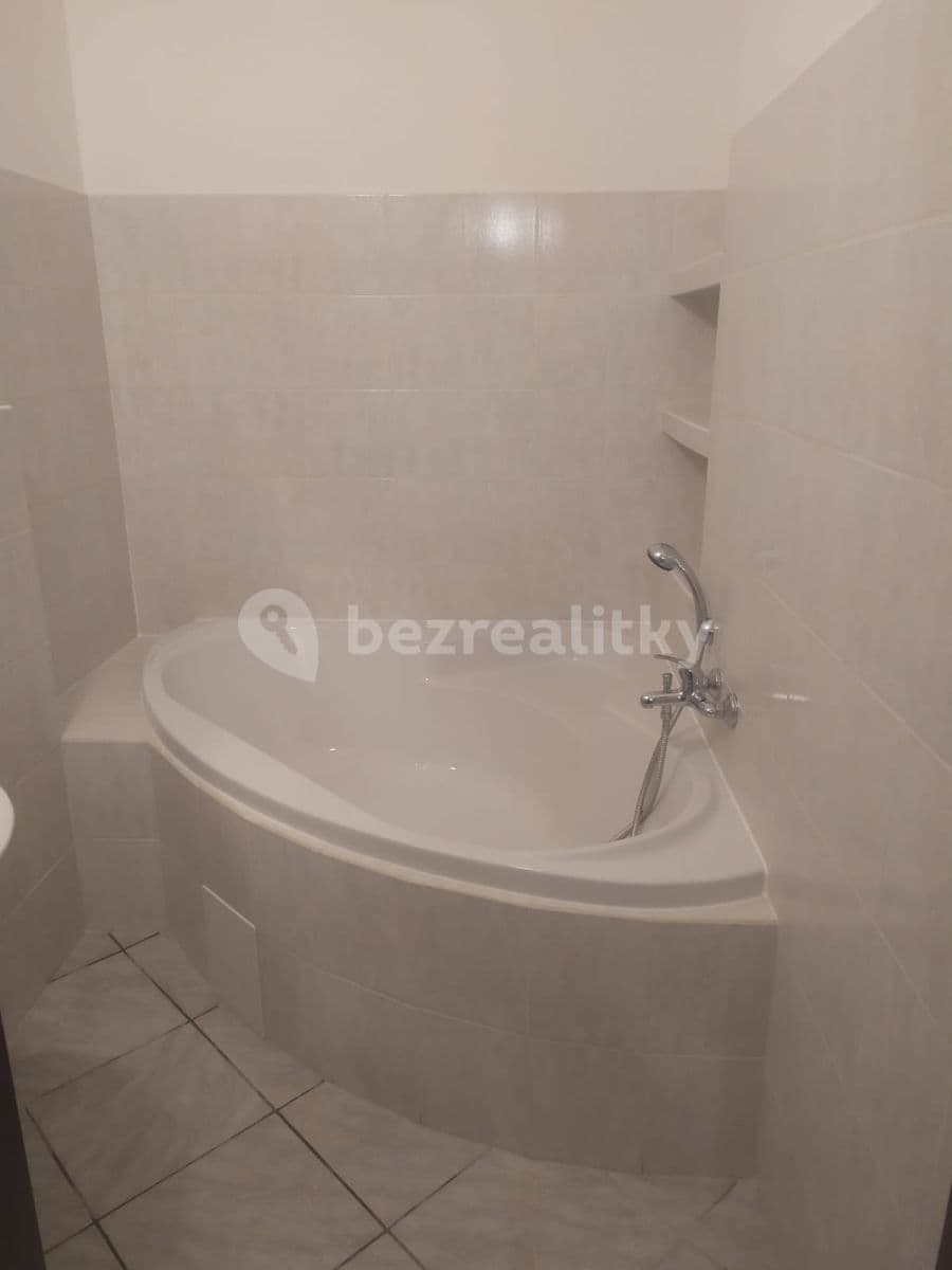 Pronájem bytu 2+1 60 m², Milovice, Středočeský kraj Pronájem bytu 2+1 60 m², Milovice, Středočeský kraj