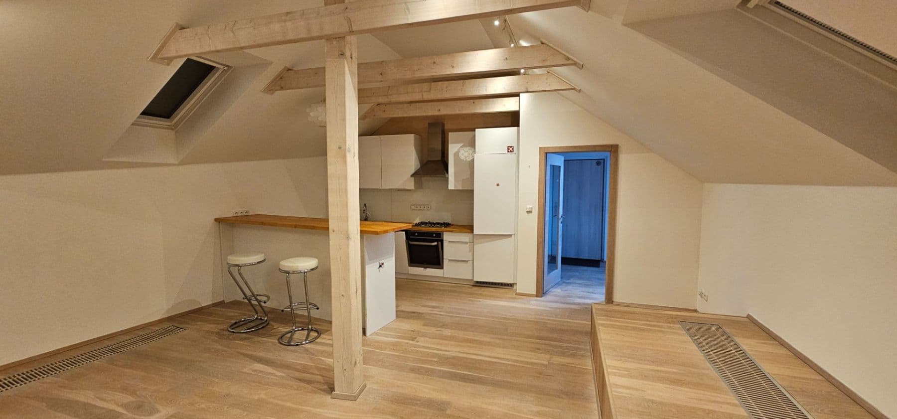 Pronájem nebytového prostoru 70 m², Vojtěšská, Neratovice, Středočeský kraj Pronájem nebytového prostoru 70 m², Vojtěšská, Neratovice, Středočeský kraj