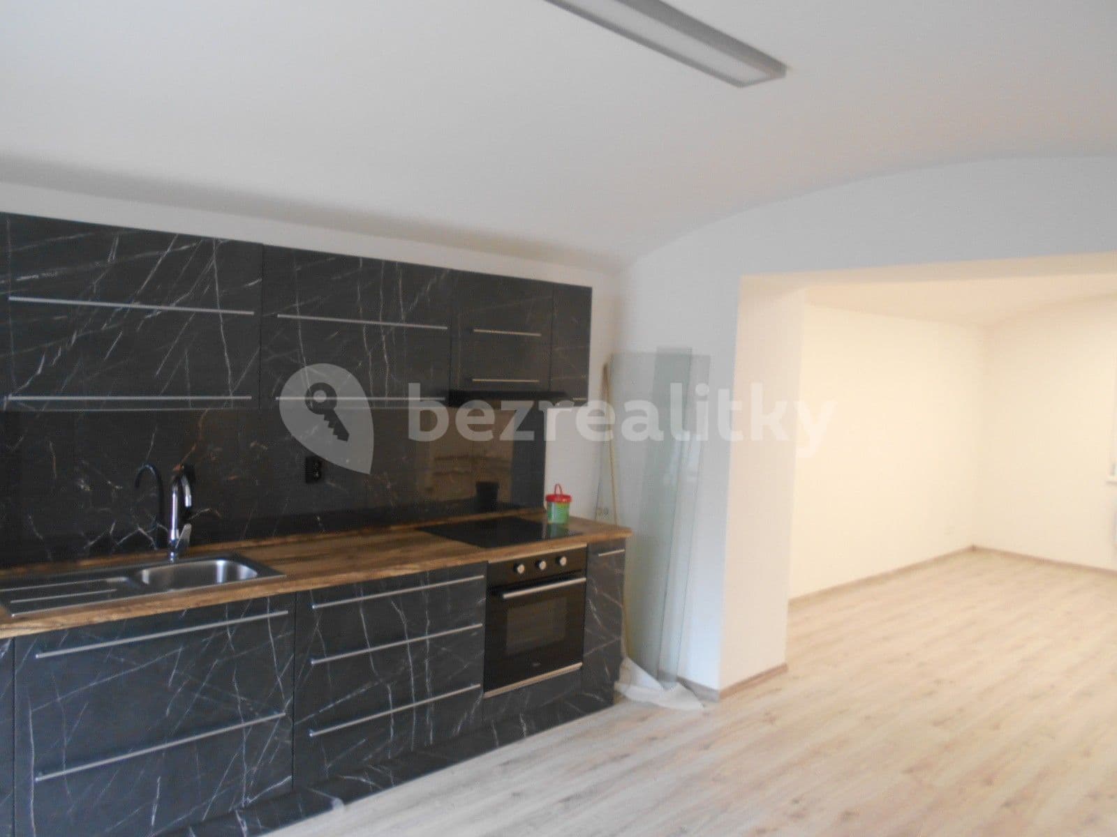 Pronájem bytu 2+kk 57 m², Louny, Ústecký kraj Pronájem bytu 2+kk 57 m², Louny, Ústecký kraj