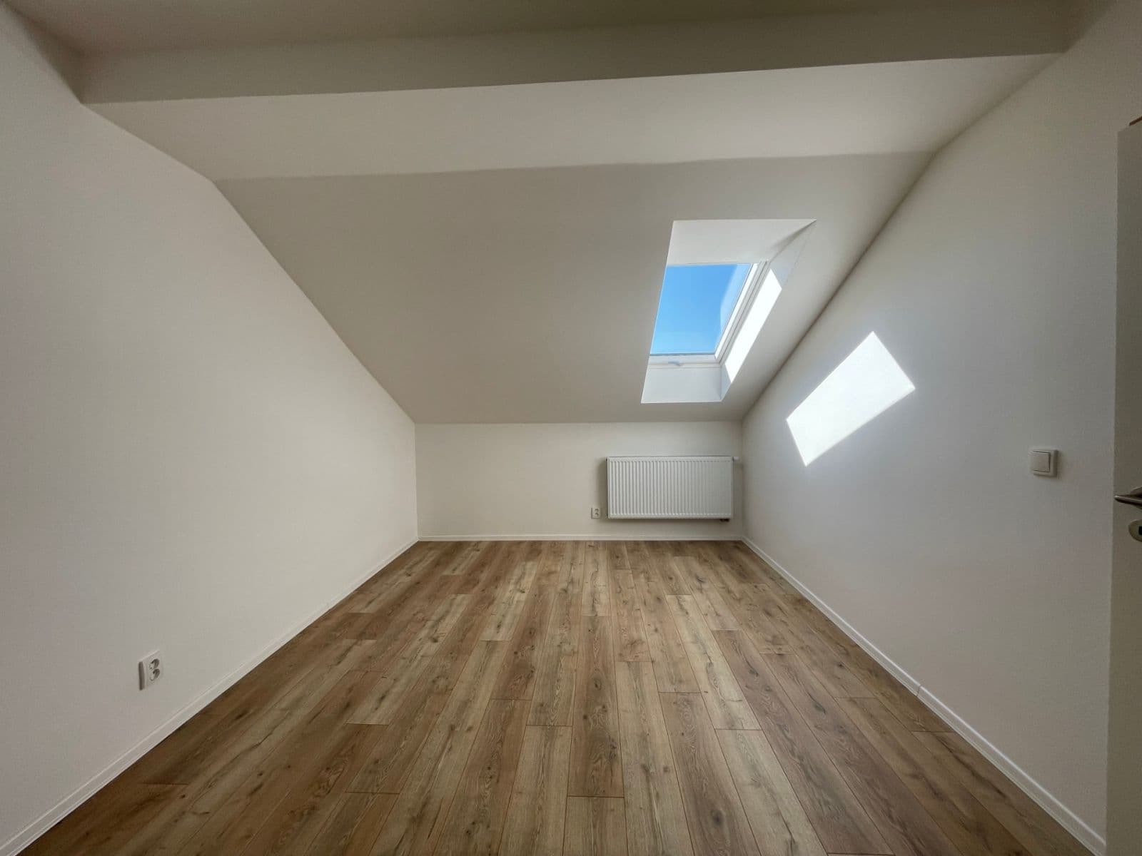 Pronájem bytu 4+1 120 m², Nádražní, Chomutov, Ústecký kraj Pronájem bytu 4+1 120 m², Nádražní, Chomutov, Ústecký kraj