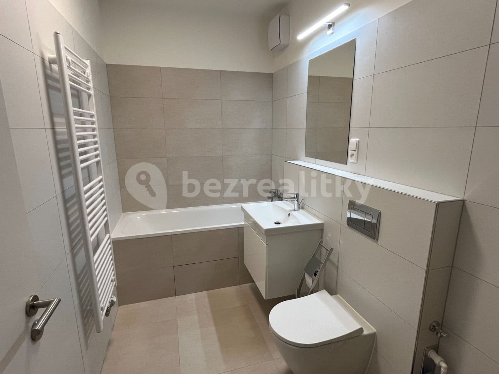 Pronájem bytu 1+kk 31 m², Heřmanická, Praha, Praha Pronájem bytu 1+kk 31 m², Heřmanická, Praha, Praha