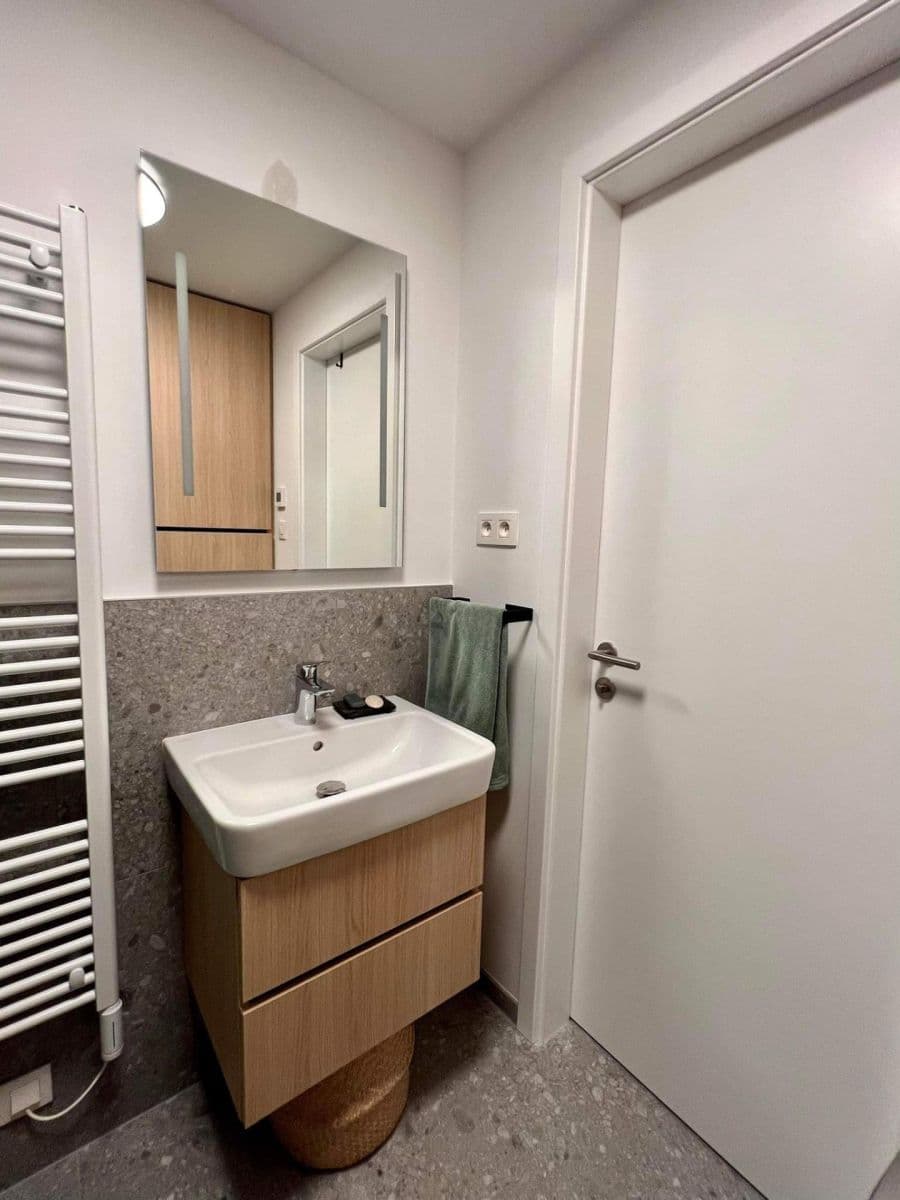 Pronájem bytu 2+1 57 m², Račianska, Nové Mesto, Bratislavský kraj Pronájem bytu 2+1 57 m², Račianska, Nové Mesto, Bratislavský kraj