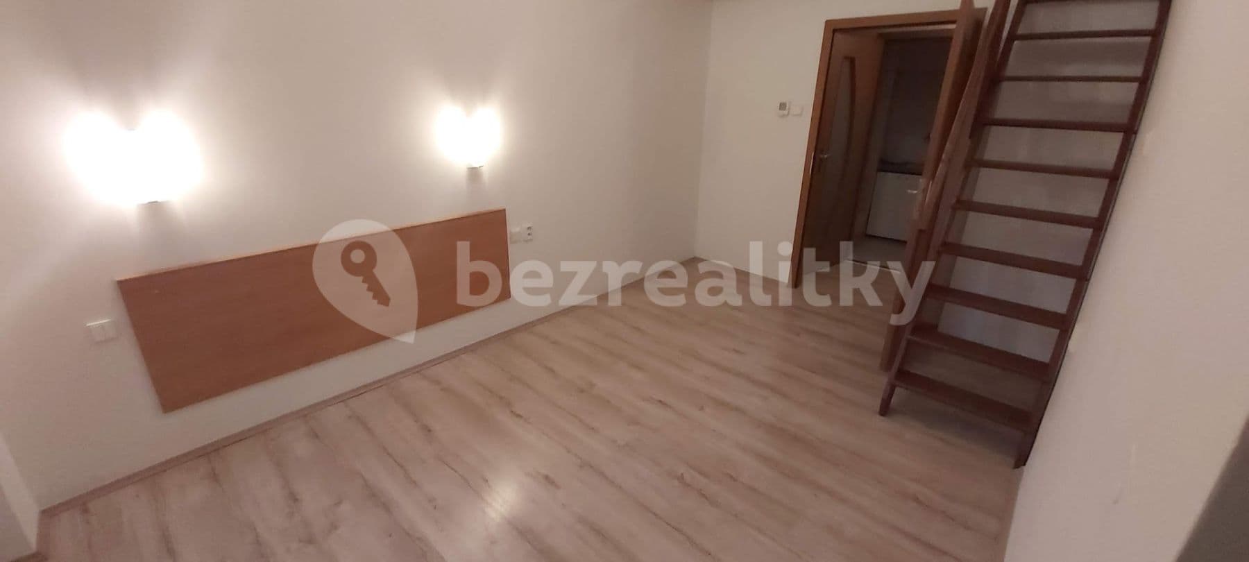 Pronájem bytu 1+1 35 m², Americká, Praha, Praha Pronájem bytu 1+1 35 m², Americká, Praha, Praha
