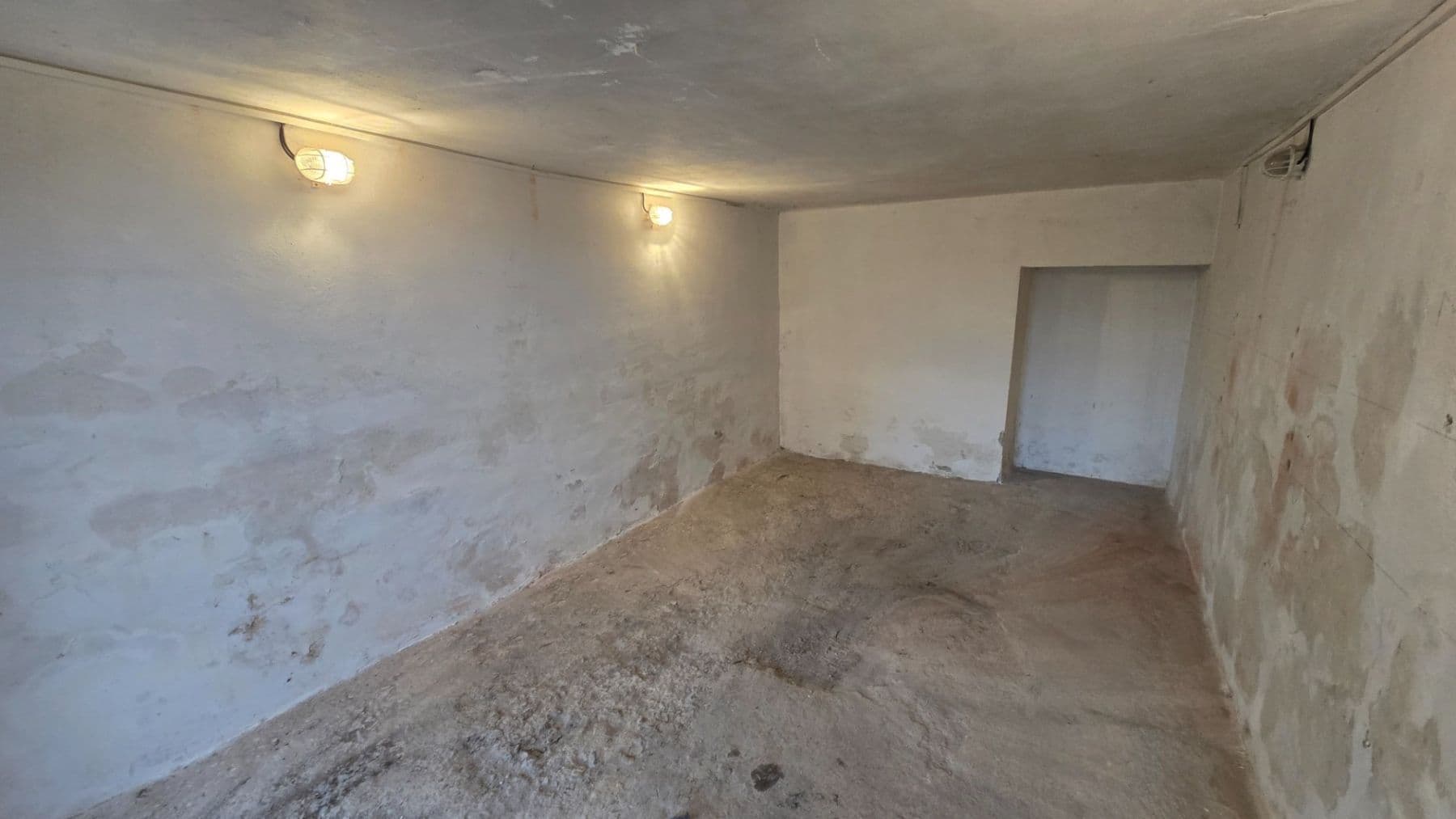 Pronájem garáže 32 m², Nad Malým mýtem, Praha, Praha Pronájem garáže 32 m², Nad Malým mýtem, Praha, Praha