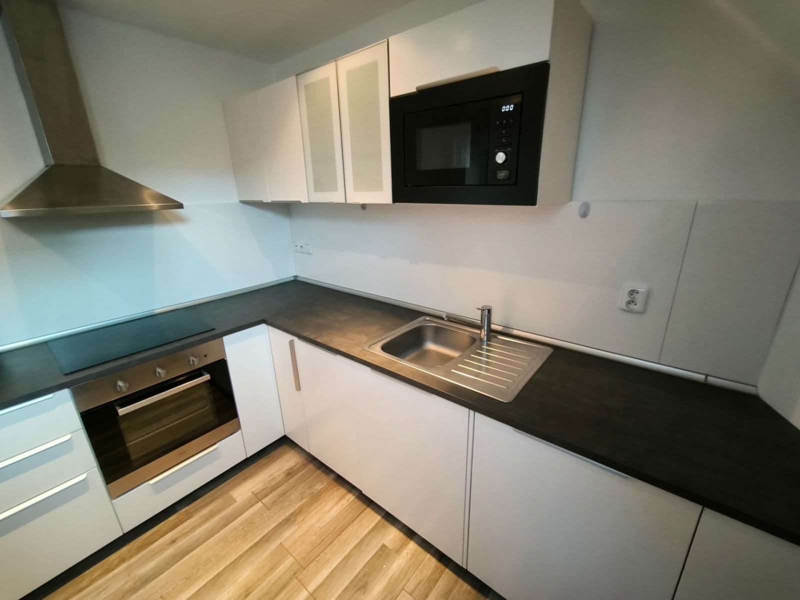 Pronájem bytu 1+1 46 m², Masarykovo náměstí, Brandýs nad Labem-Stará Boleslav, Středočeský kraj Pronájem bytu 1+1 46 m², Masarykovo náměstí, Brandýs nad Labem-Stará Boleslav, Středočeský kraj