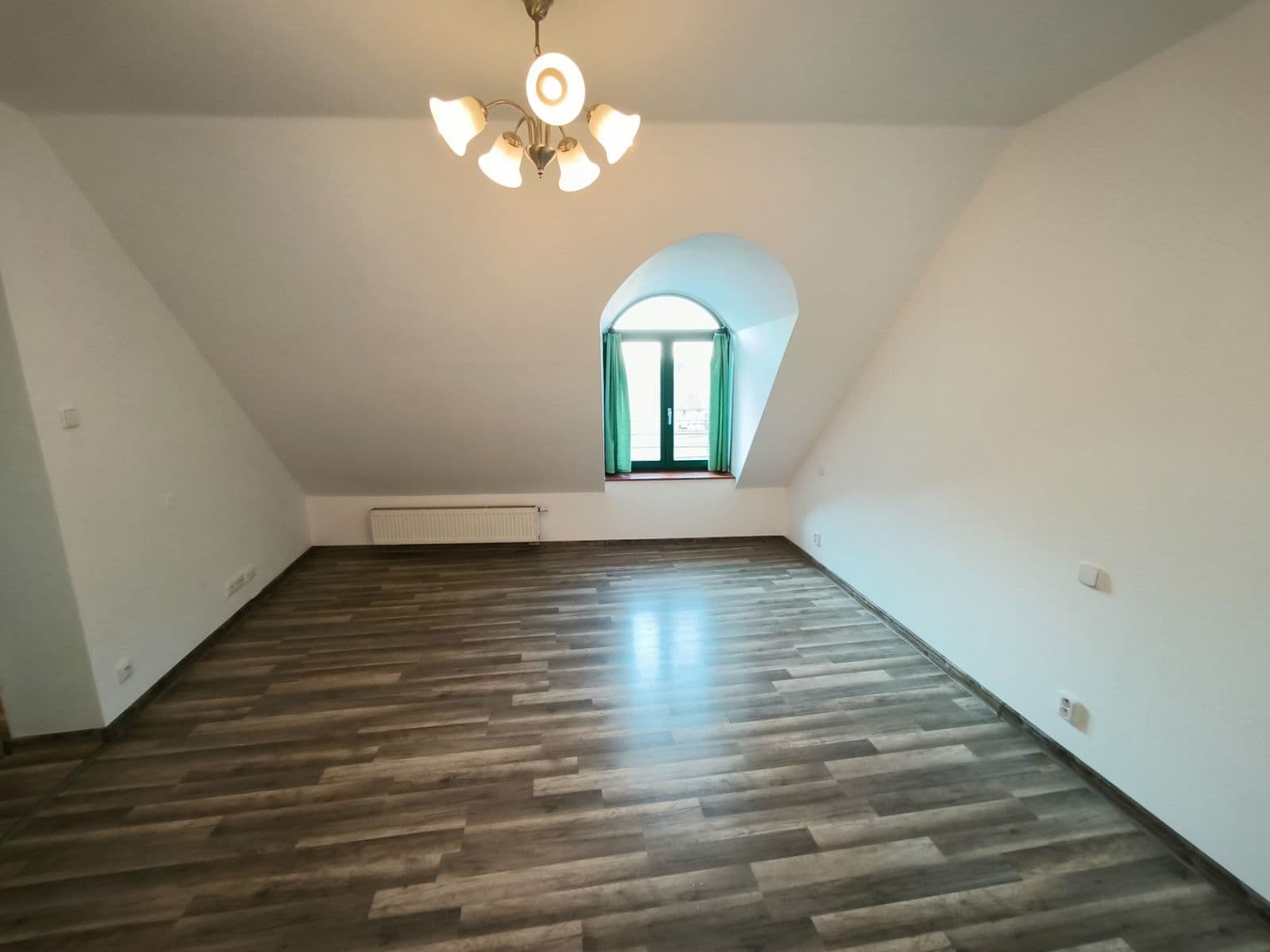 Pronájem bytu 1+1 46 m², Masarykovo náměstí, Brandýs nad Labem-Stará Boleslav, Středočeský kraj Pronájem bytu 1+1 46 m², Masarykovo náměstí, Brandýs nad Labem-Stará Boleslav, Středočeský kraj