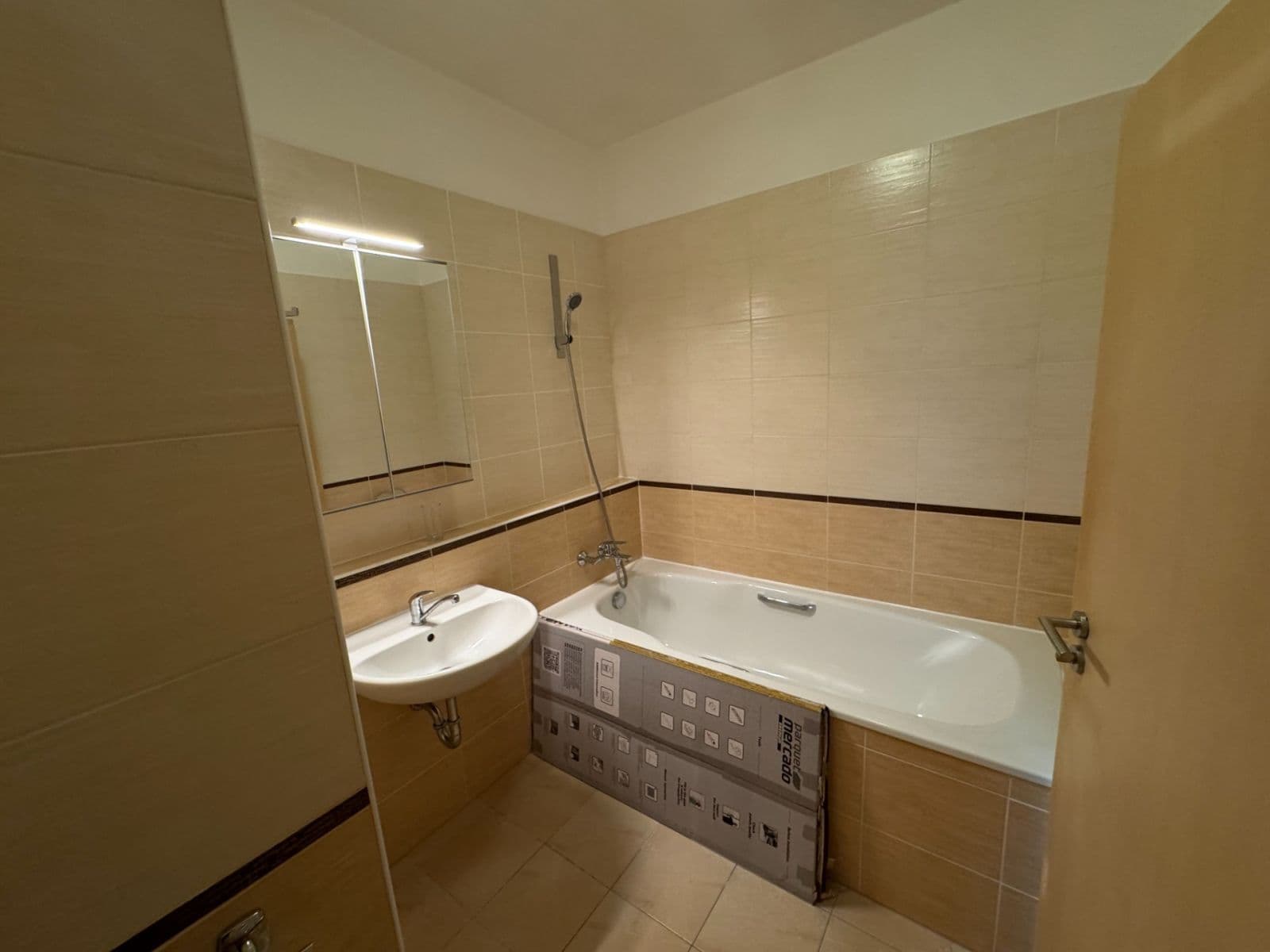Pronájem bytu 2+kk 58 m², Bratislavská, Praha, Praha Pronájem bytu 2+kk 58 m², Bratislavská, Praha, Praha