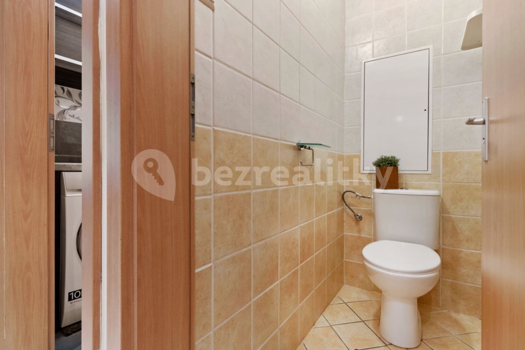 Pronájem bytu 3+1 83 m², Nádvorní, Liberec, Liberecký kraj Pronájem bytu 3+1 83 m², Nádvorní, Liberec, Liberecký kraj