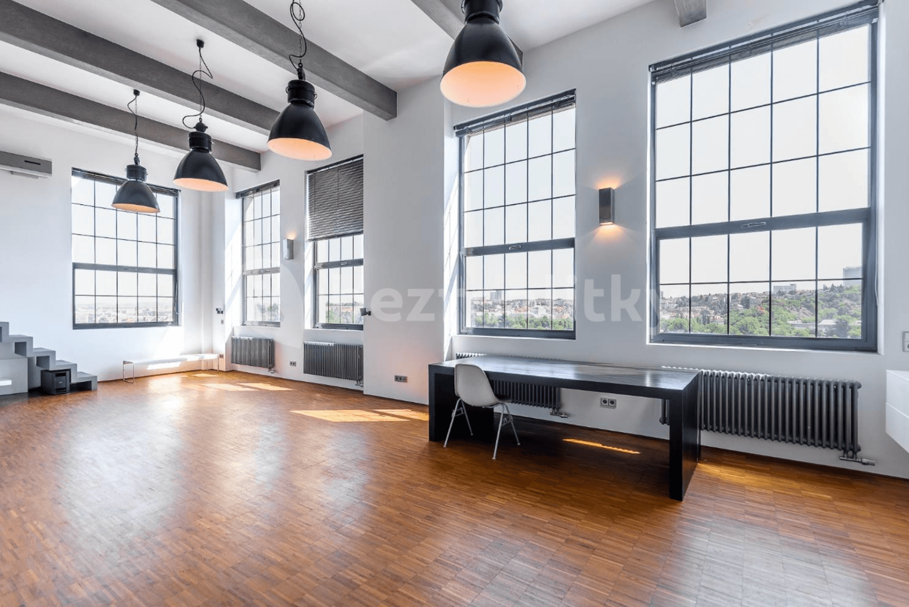 Pronájem bytu 1+kk 114 m², Křížová, Praha, Praha Pronájem bytu 1+kk 114 m², Křížová, Praha, Praha