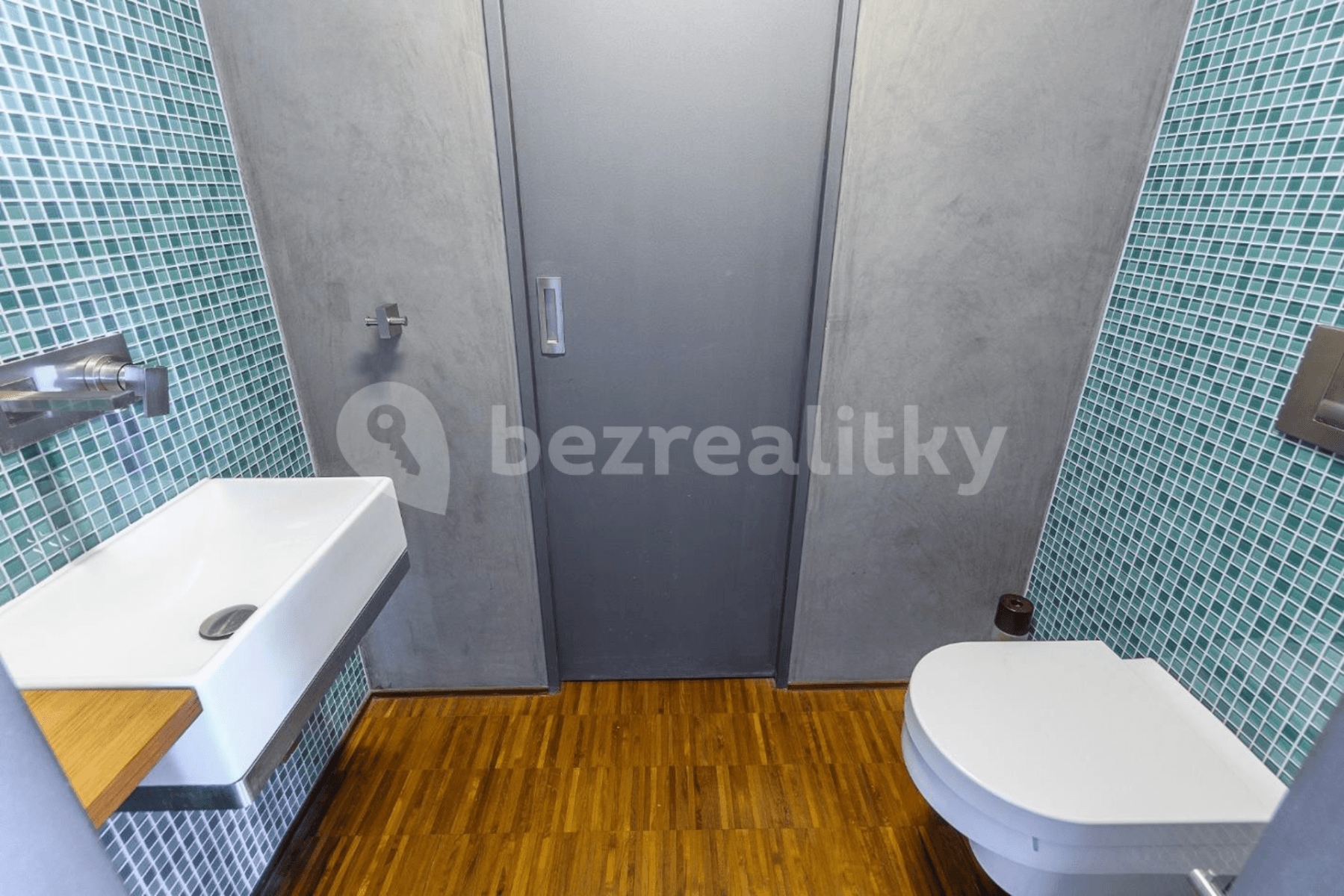 Pronájem bytu 1+kk 114 m², Křížová, Praha, Praha Pronájem bytu 1+kk 114 m², Křížová, Praha, Praha