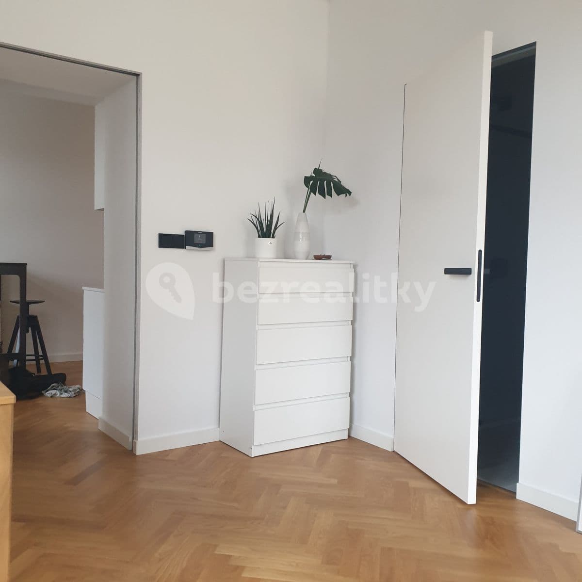 Pronájem bytu 1+1 52 m², Charlese de Gaulla, Praha, Praha Pronájem bytu 1+1 52 m², Charlese de Gaulla, Praha, Praha