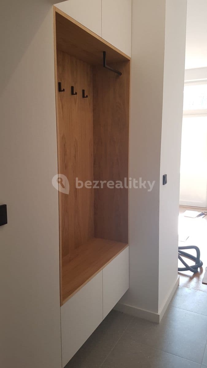 Pronájem bytu 1+1 52 m², Charlese de Gaulla, Praha, Praha Pronájem bytu 1+1 52 m², Charlese de Gaulla, Praha, Praha