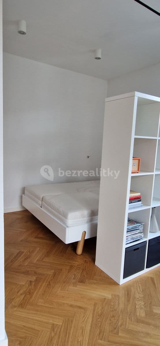 Pronájem bytu 1+1 52 m², Charlese de Gaulla, Praha, Praha Pronájem bytu 1+1 52 m², Charlese de Gaulla, Praha, Praha