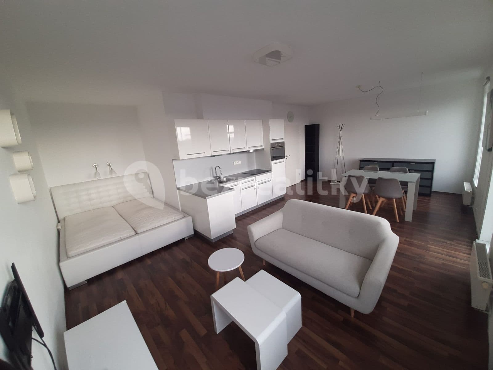 Pronájem bytu 1+kk 43 m², Pelušková, Praha, Praha Pronájem bytu 1+kk 43 m², Pelušková, Praha, Praha