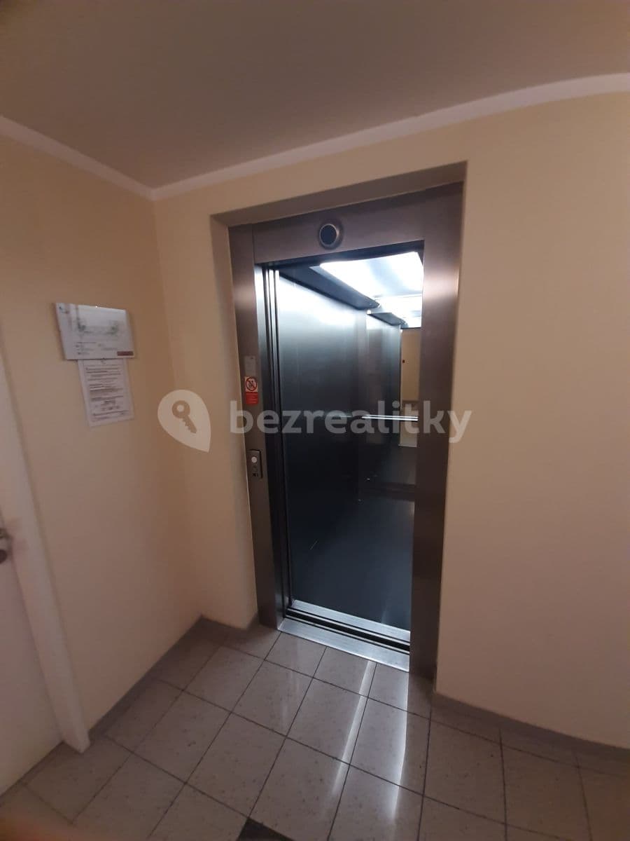 Pronájem bytu 1+kk 43 m², Pelušková, Praha, Praha Pronájem bytu 1+kk 43 m², Pelušková, Praha, Praha