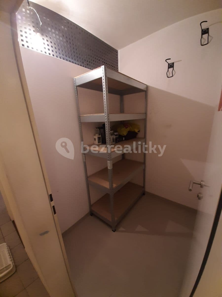 Pronájem bytu 1+kk 43 m², Pelušková, Praha, Praha Pronájem bytu 1+kk 43 m², Pelušková, Praha, Praha