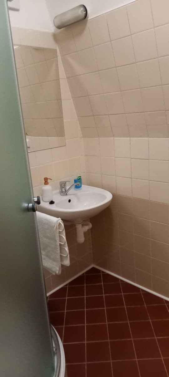 Prodej bytu 1+1 45 m², Moravská, Karlovy Vary, Karlovarský kraj Prodej bytu 1+1 45 m², Moravská, Karlovy Vary, Karlovarský kraj