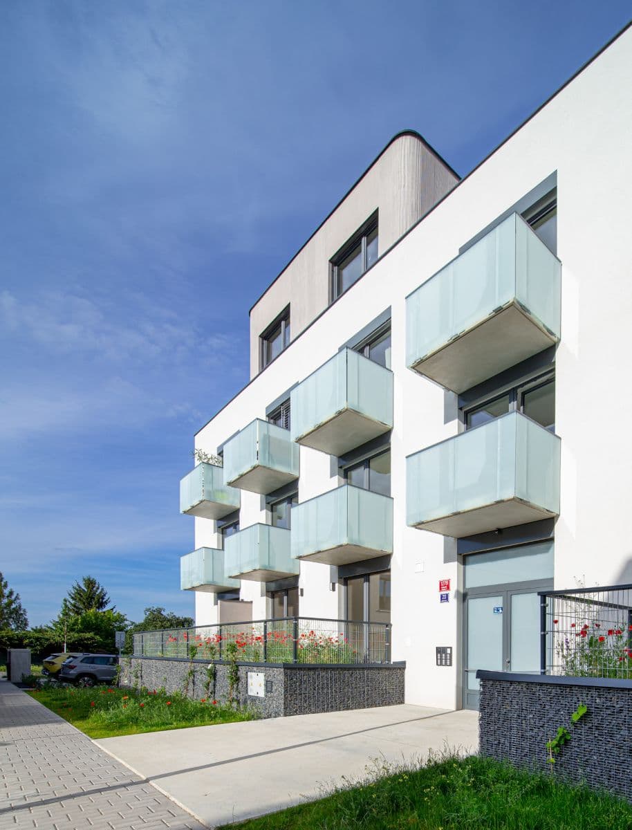 Pronájem bytu 1+kk 27 m², Heřmanická, Praha, Praha Pronájem bytu 1+kk 27 m², Heřmanická, Praha, Praha