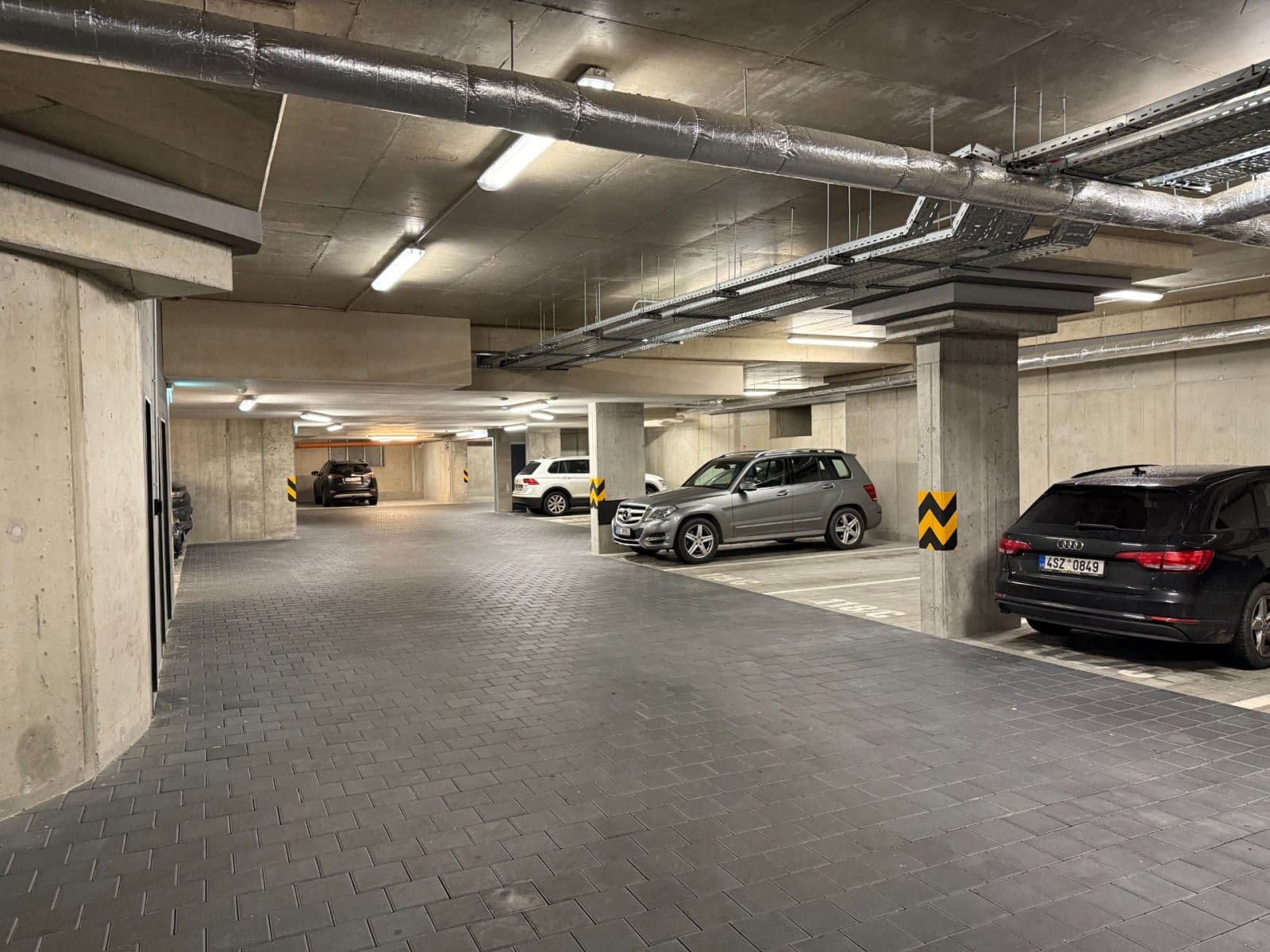 Pronájem garáže 15 m², U Sluncové, Praha, Praha Pronájem garáže 15 m², U Sluncové, Praha, Praha