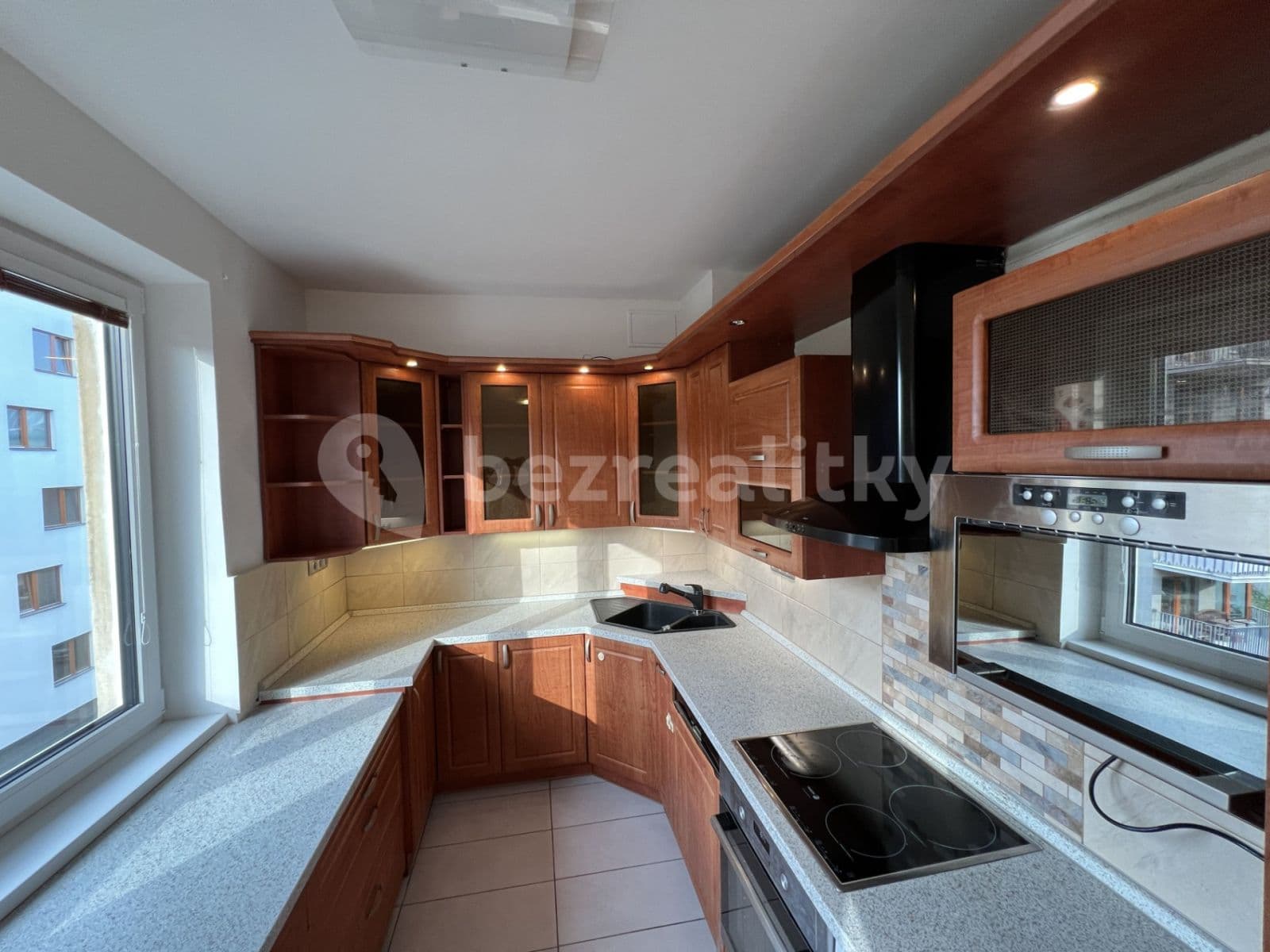 Pronájem bytu 3+kk 65 m², Michelangelova, Praha, Praha Pronájem bytu 3+kk 65 m², Michelangelova, Praha, Praha