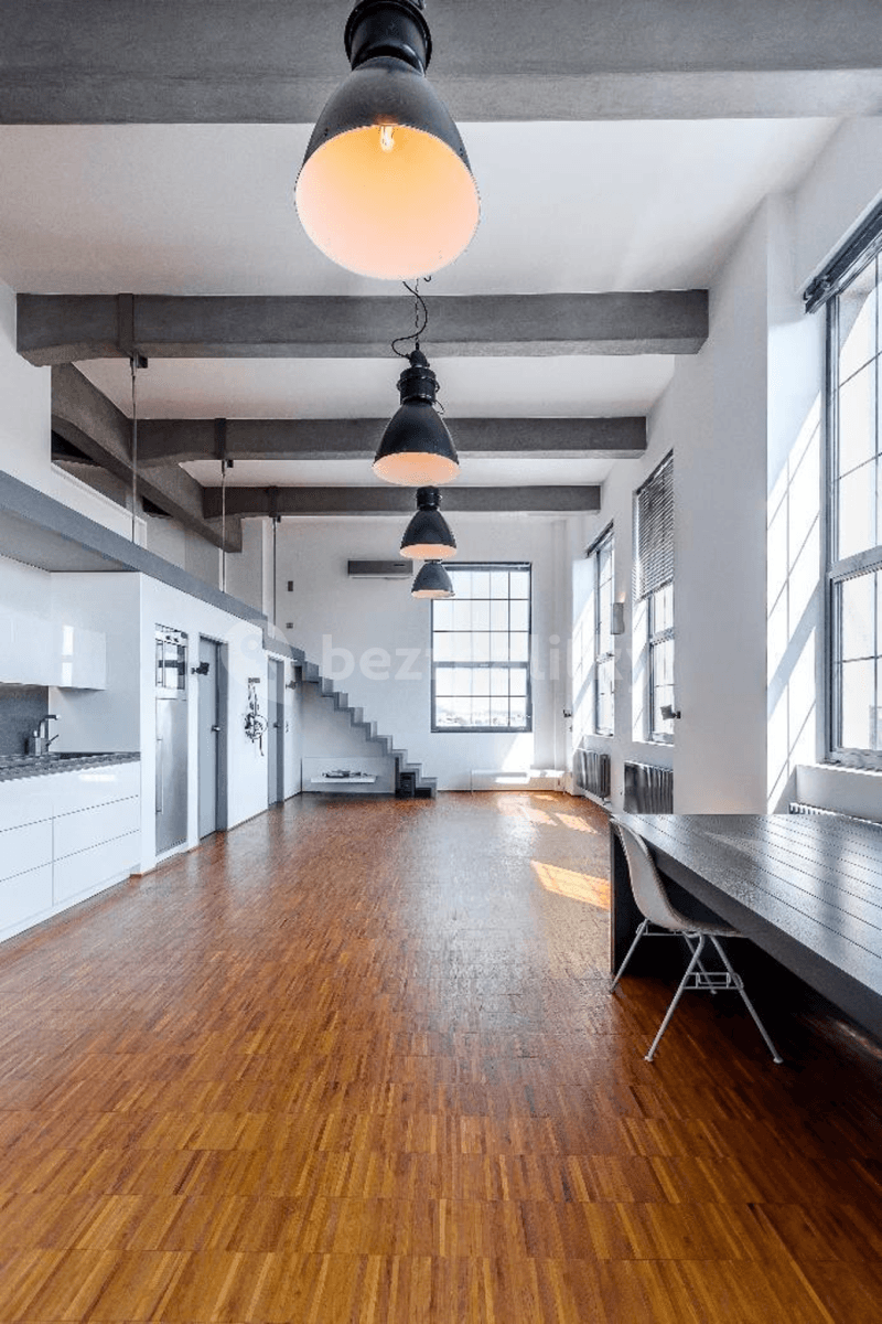 Pronájem kanceláře 114 m², Křížová, Praha, Praha Pronájem kanceláře 114 m², Křížová, Praha, Praha