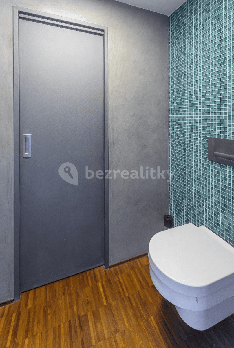 Pronájem kanceláře 114 m², Křížová, Praha, Praha Pronájem kanceláře 114 m², Křížová, Praha, Praha