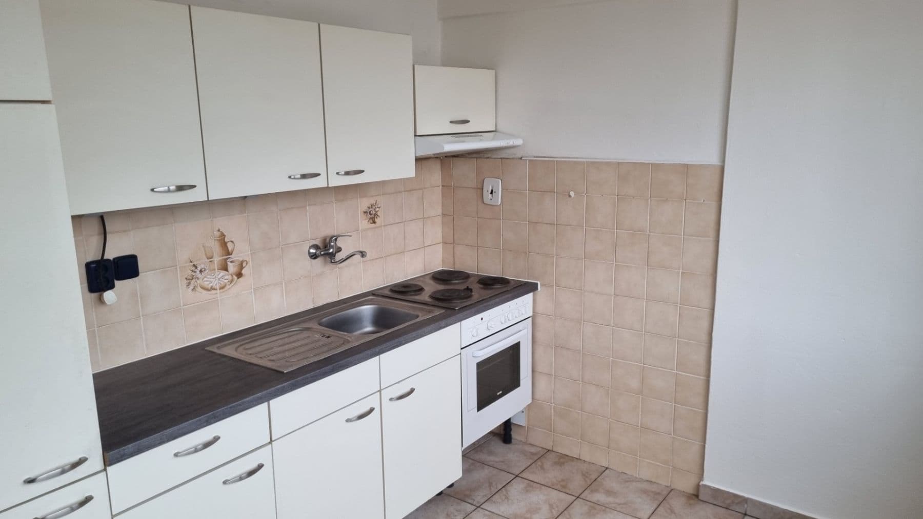 Pronájem bytu 2+1 65 m², Dr. E. Beneše, Bystřice, Středočeský kraj Pronájem bytu 2+1 65 m², Dr. E. Beneše, Bystřice, Středočeský kraj