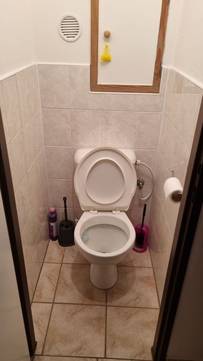 Pronájem bytu 2+1 65 m², Dr. E. Beneše, Bystřice, Středočeský kraj Pronájem bytu 2+1 65 m², Dr. E. Beneše, Bystřice, Středočeský kraj