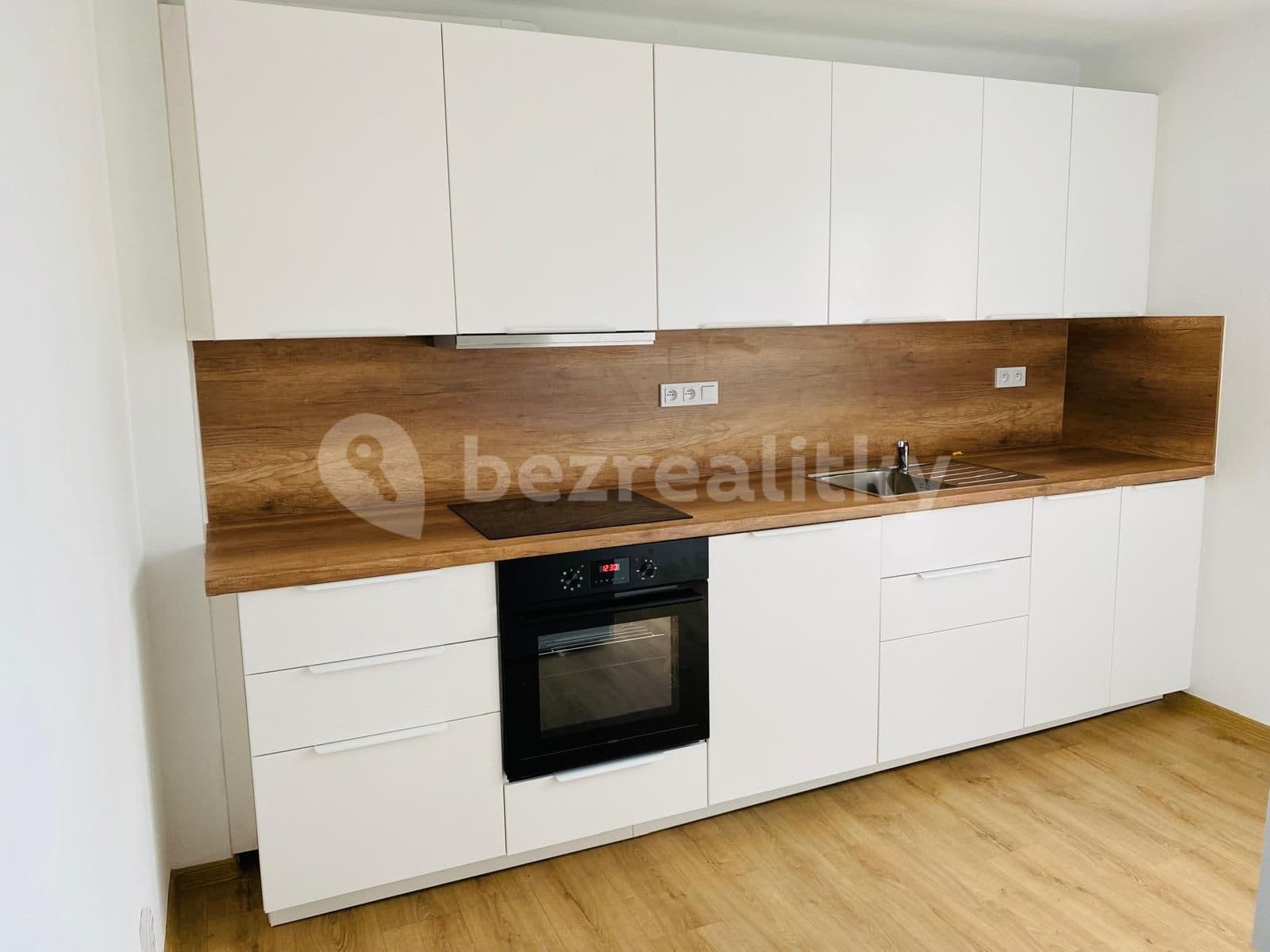 Pronájem bytu 4+1 100 m², Marty Rožánkové, Křelov-Břuchotín, Olomoucký kraj Pronájem bytu 4+1 100 m², Marty Rožánkové, Křelov-Břuchotín, Olomoucký kraj