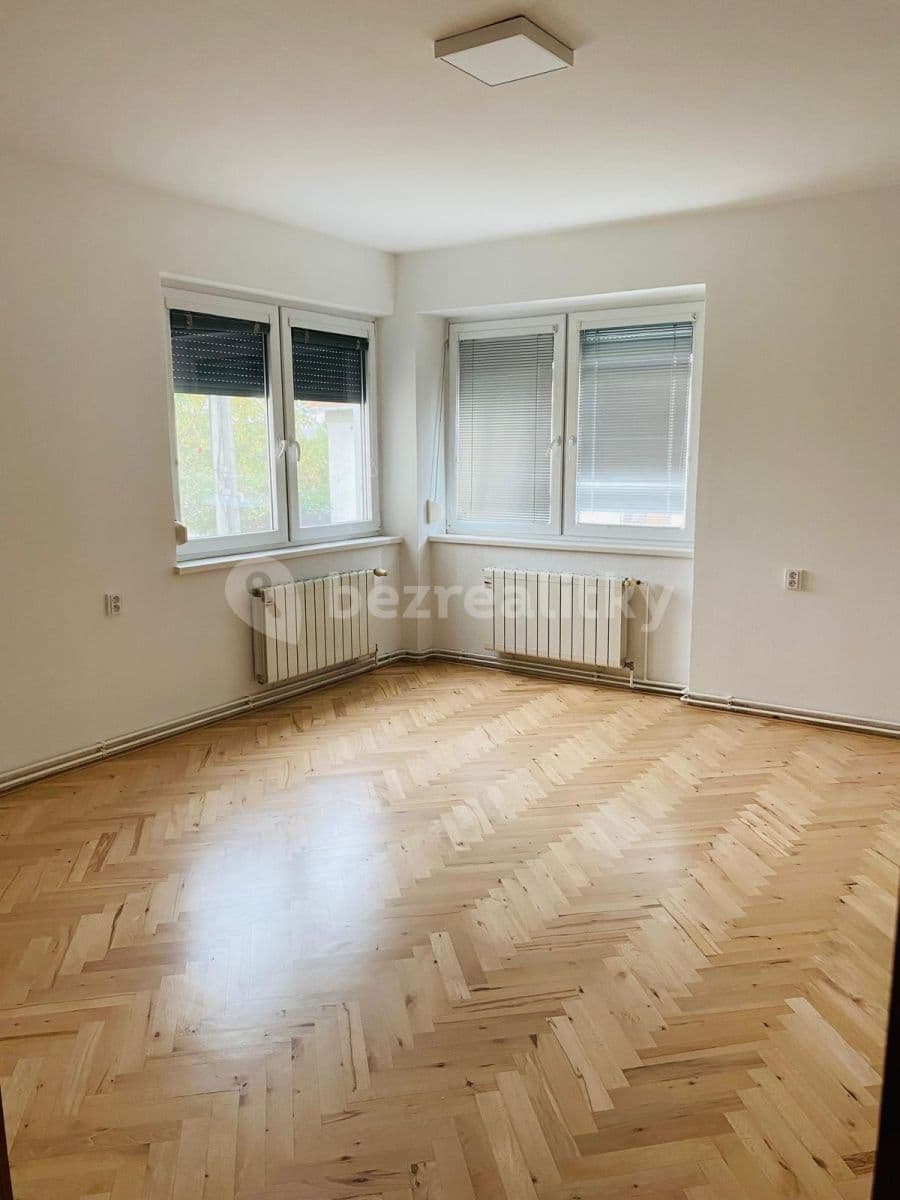 Pronájem bytu 4+1 100 m², Marty Rožánkové, Křelov-Břuchotín, Olomoucký kraj Pronájem bytu 4+1 100 m², Marty Rožánkové, Křelov-Břuchotín, Olomoucký kraj