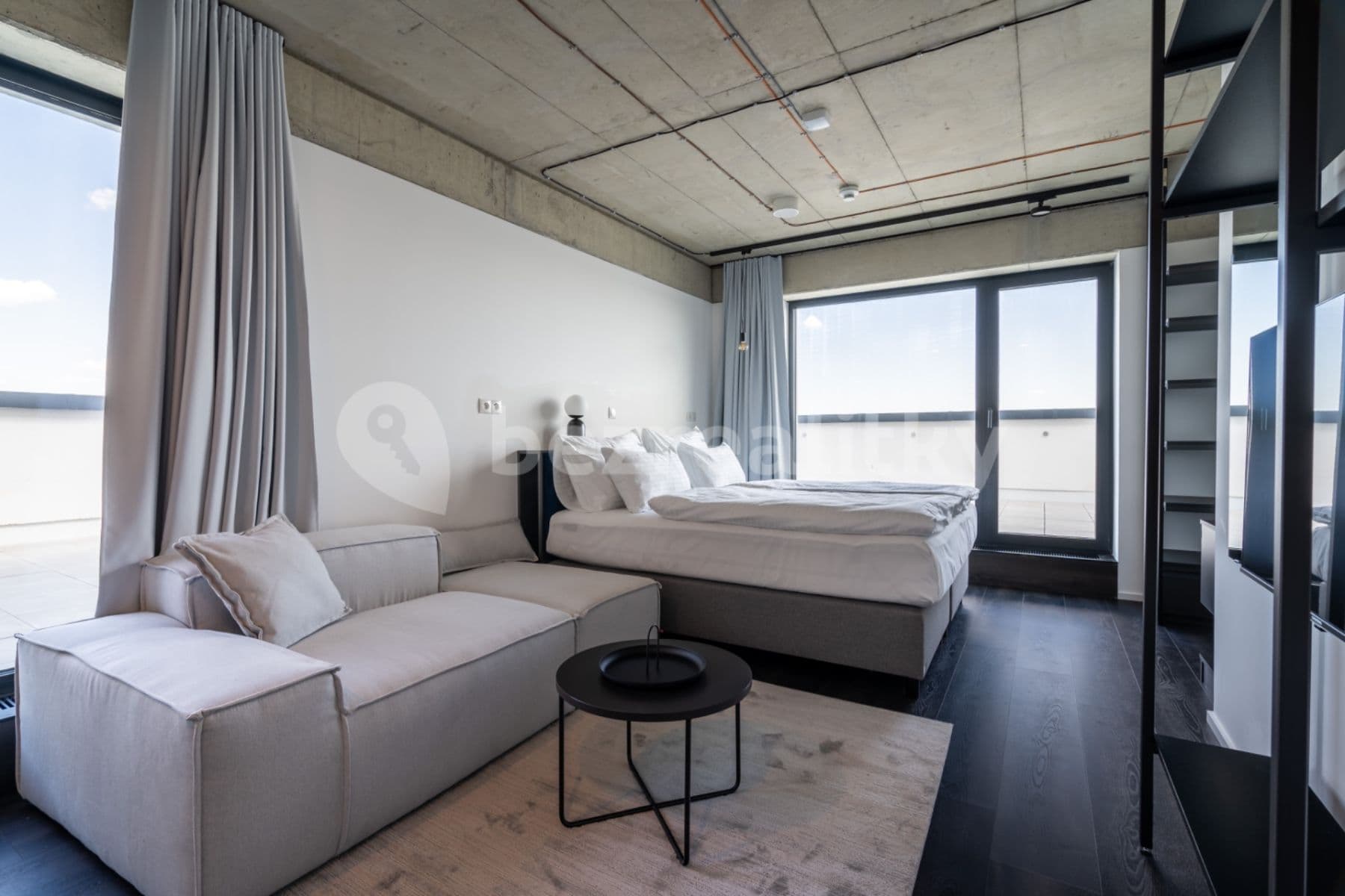 Pronájem bytu 1+kk 37 m², Obchodní, Říčany, Středočeský kraj Pronájem bytu 1+kk 37 m², Obchodní, Říčany, Středočeský kraj