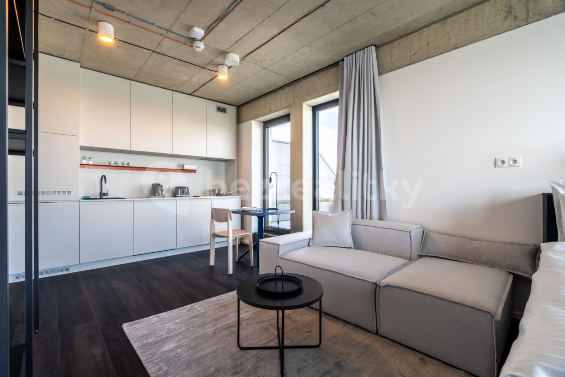 Pronájem bytu 1+kk 37 m², Obchodní, Říčany, Středočeský kraj Pronájem bytu 1+kk 37 m², Obchodní, Říčany, Středočeský kraj