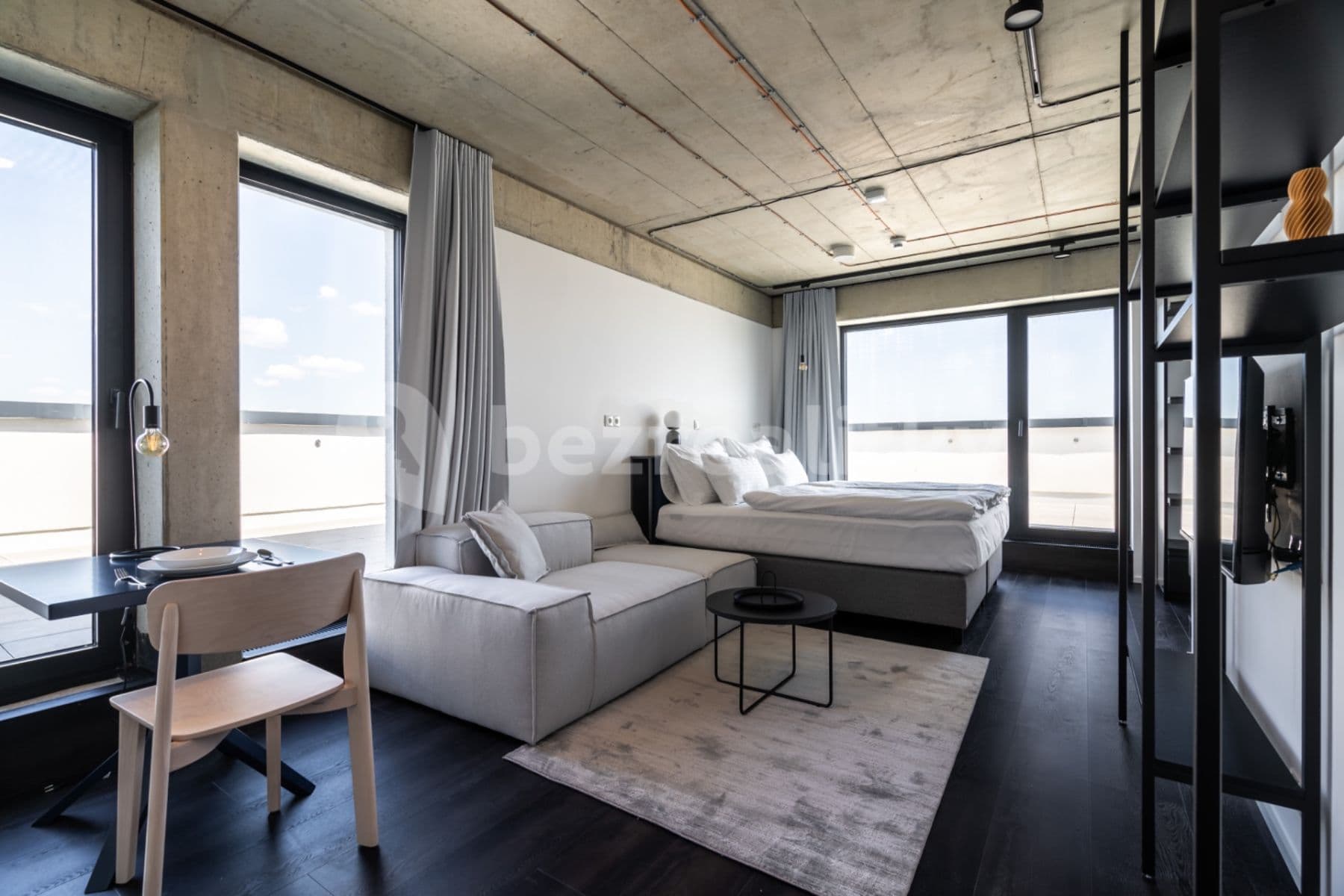 Pronájem bytu 1+kk 37 m², Obchodní, Říčany, Středočeský kraj Pronájem bytu 1+kk 37 m², Obchodní, Říčany, Středočeský kraj