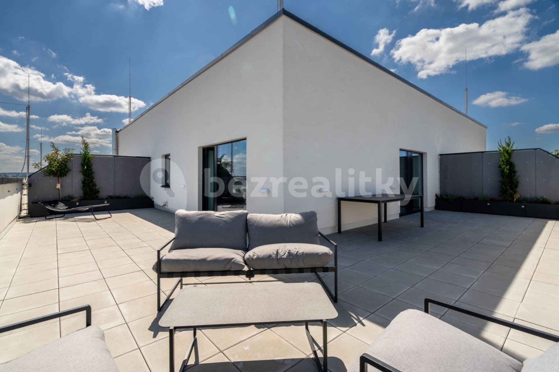 Pronájem bytu 1+kk 37 m², Obchodní, Říčany, Středočeský kraj Pronájem bytu 1+kk 37 m², Obchodní, Říčany, Středočeský kraj